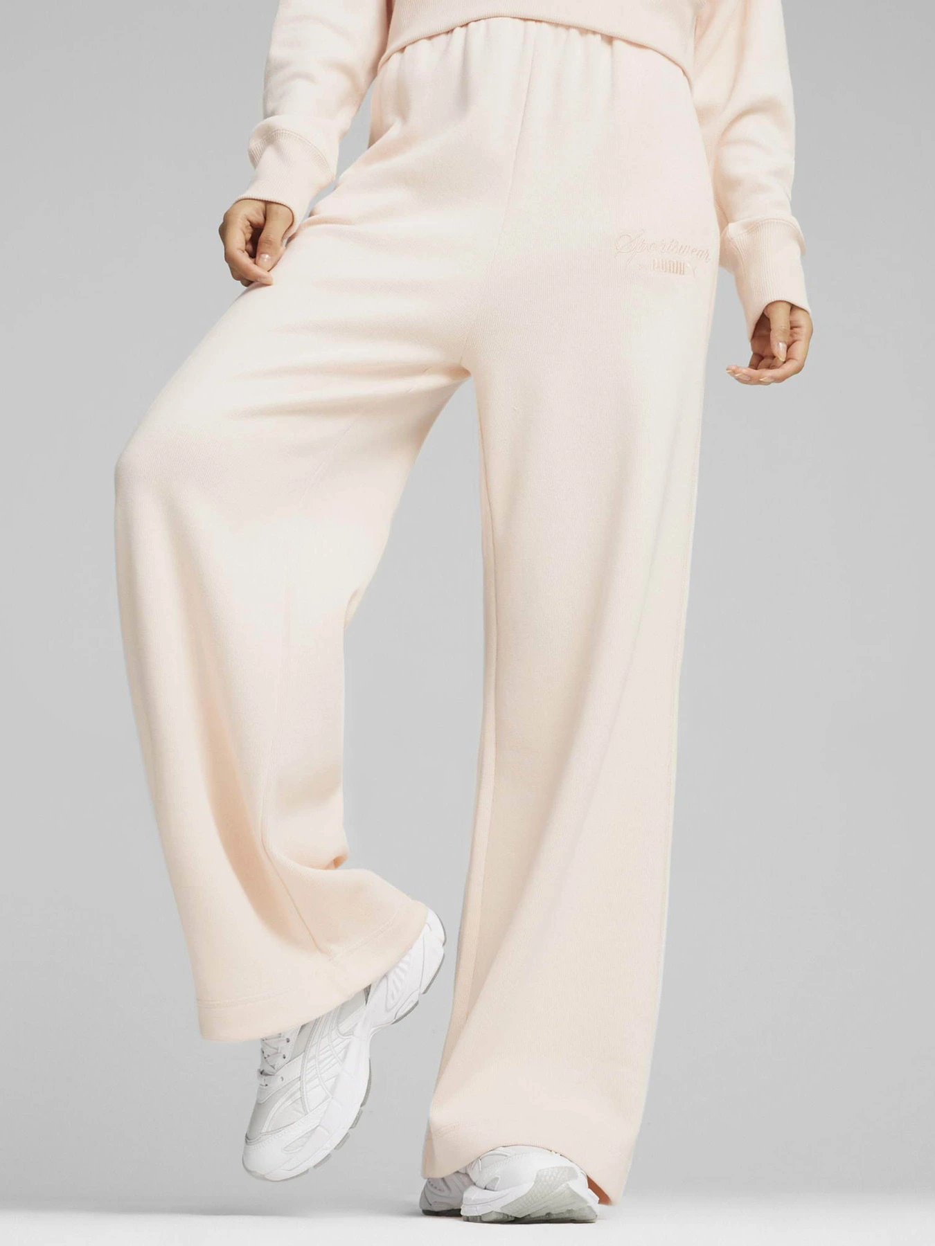 Брюки PUMA CLASSICS+ RELAXED модель 62427464 Фото
