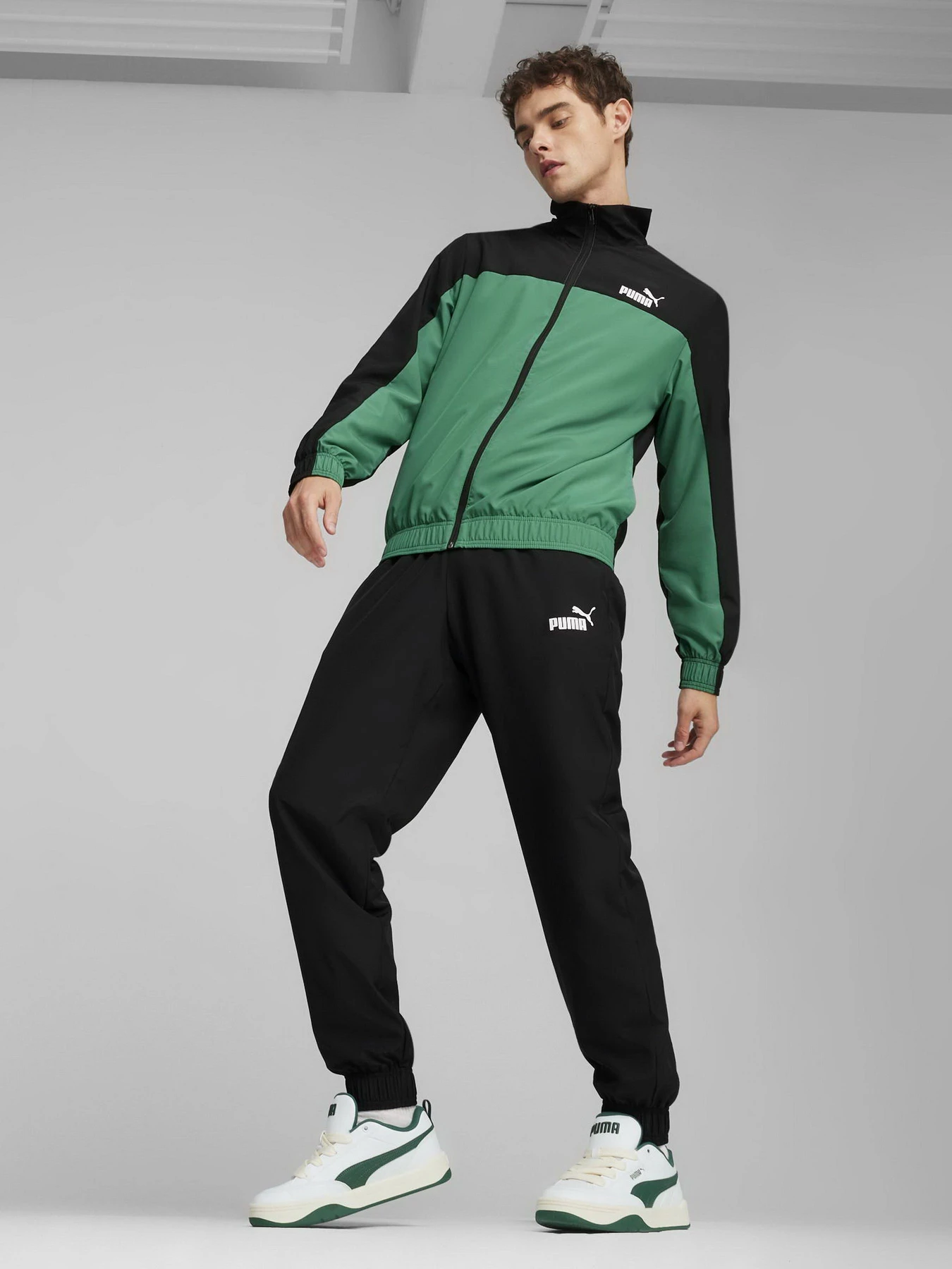 Костюми PUMA WOVEN модель 67888786 Костюми PUMA WOVEN модель 67888786 Фото