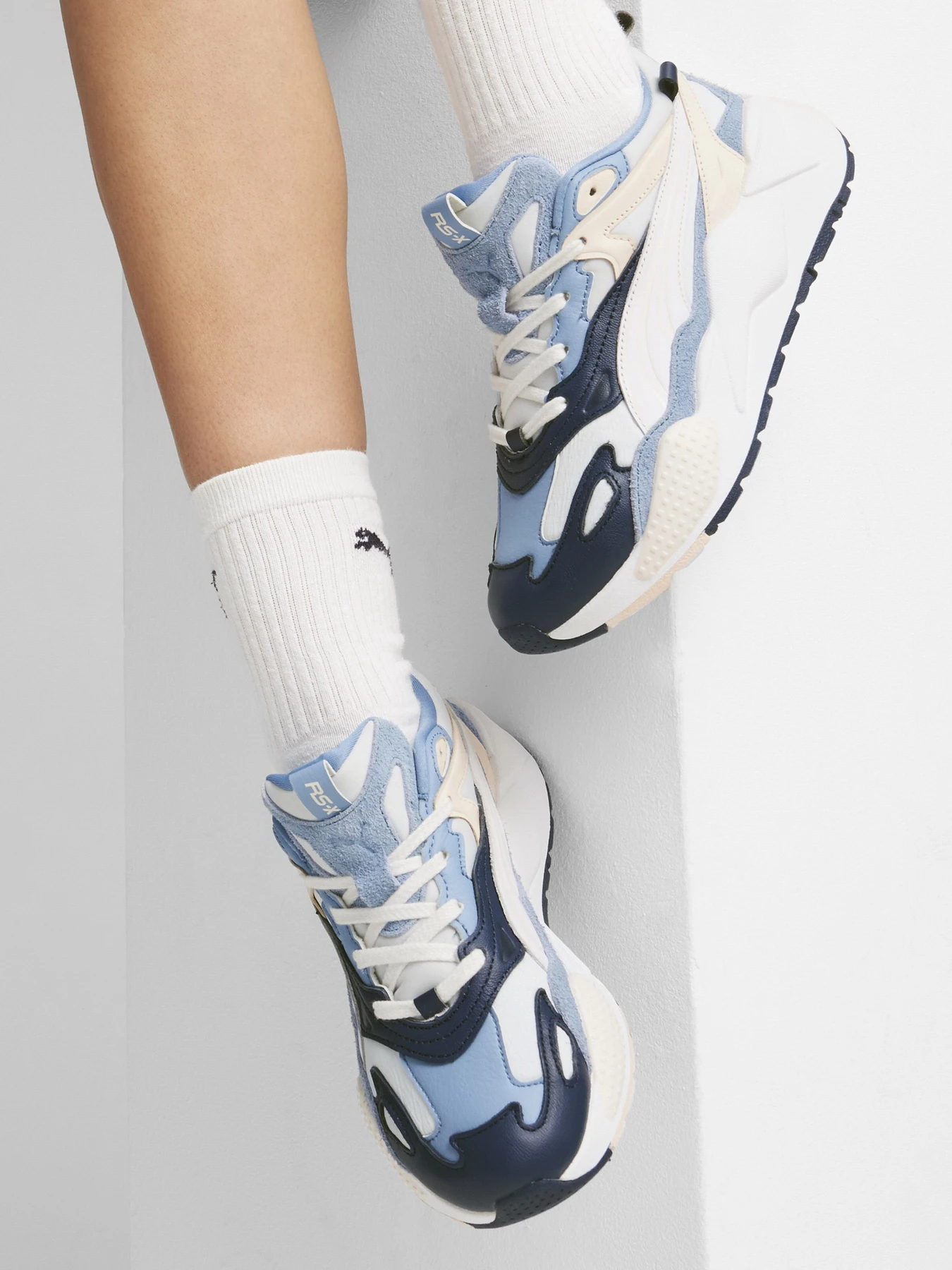 Кросівки PUMA RS-X EFEKT LUX модель 39377105 Кросівки PUMA RS-X EFEKT LUX модель 39377105 Фото