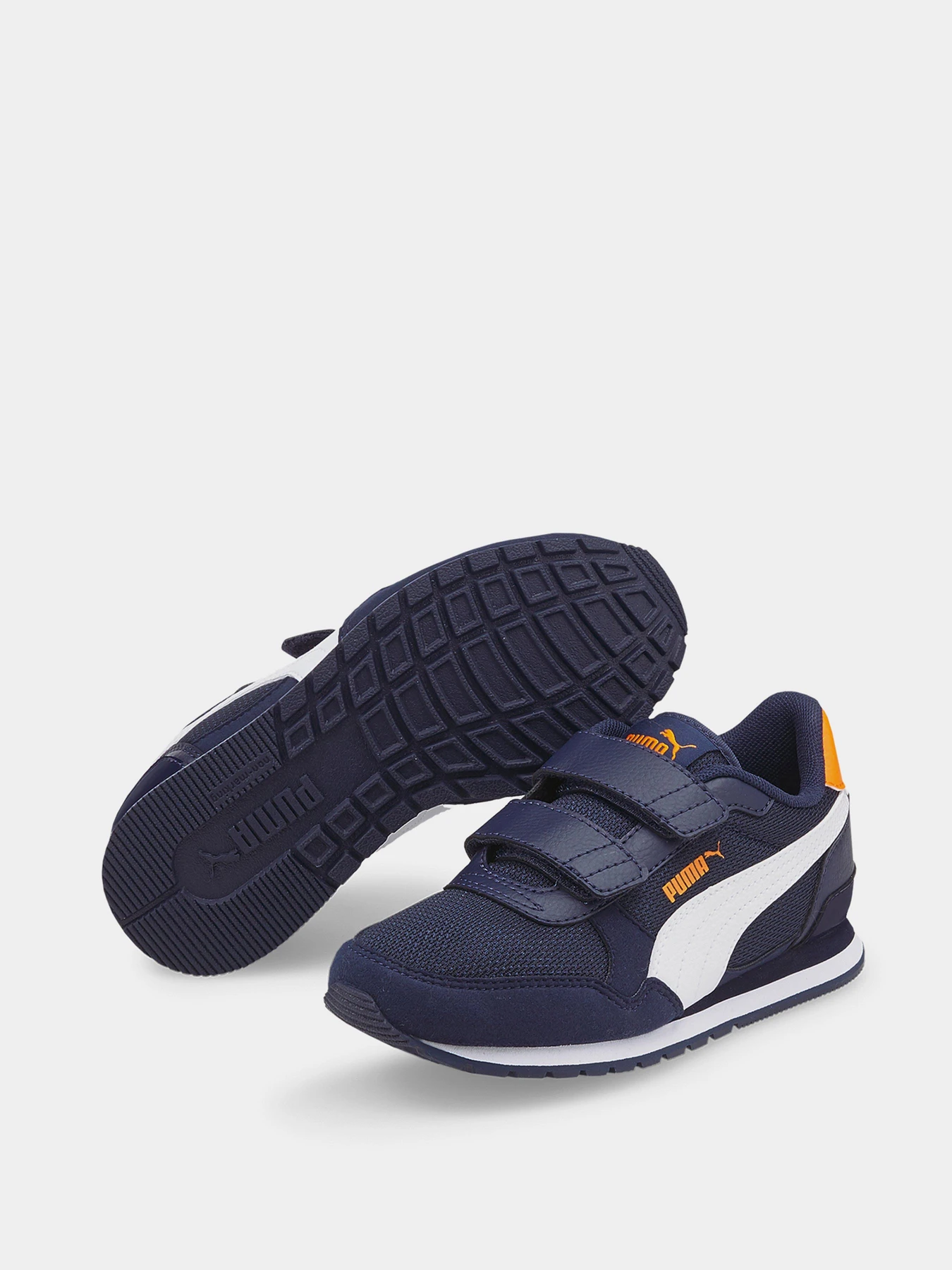 Кроссовки PUMA ST Runner V3 модель 38551102 Кроссовки PUMA ST Runner V3 модель 38551102 Фото