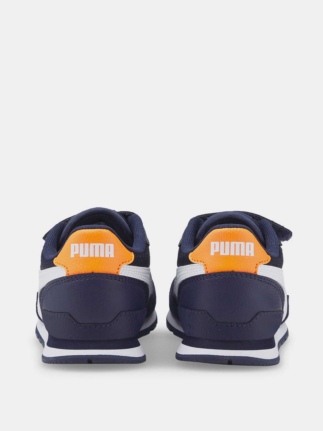 Кроссовки PUMA ST Runner V3 модель 38551102 Кроссовки PUMA ST Runner V3 модель 38551102 Фото