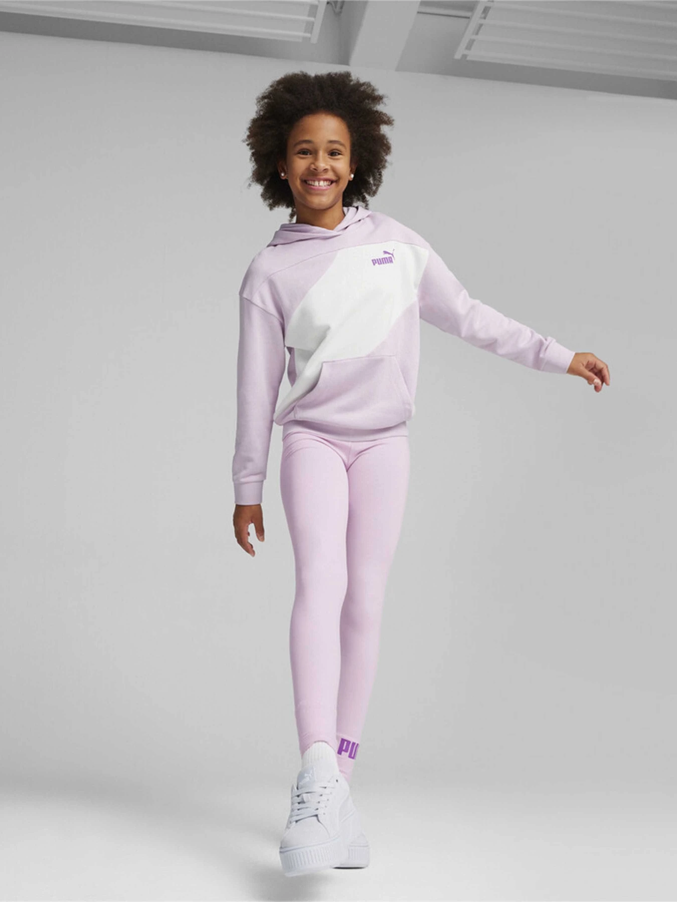 Брюки PUMA ESSENTIALS LOGO модель 67113360 Брюки PUMA ESSENTIALS LOGO модель 67113360 Фото