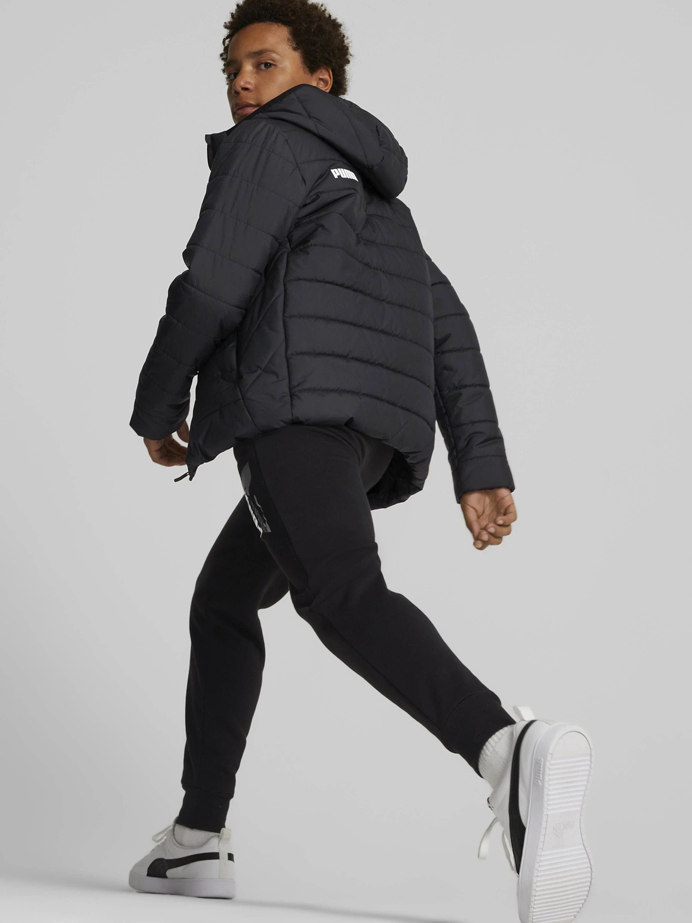 Куртки та дублянки PUMA ESSENTIALS PADDED модель 67055901 Куртки та дублянки PUMA ESSENTIALS PADDED модель 67055901 Фото