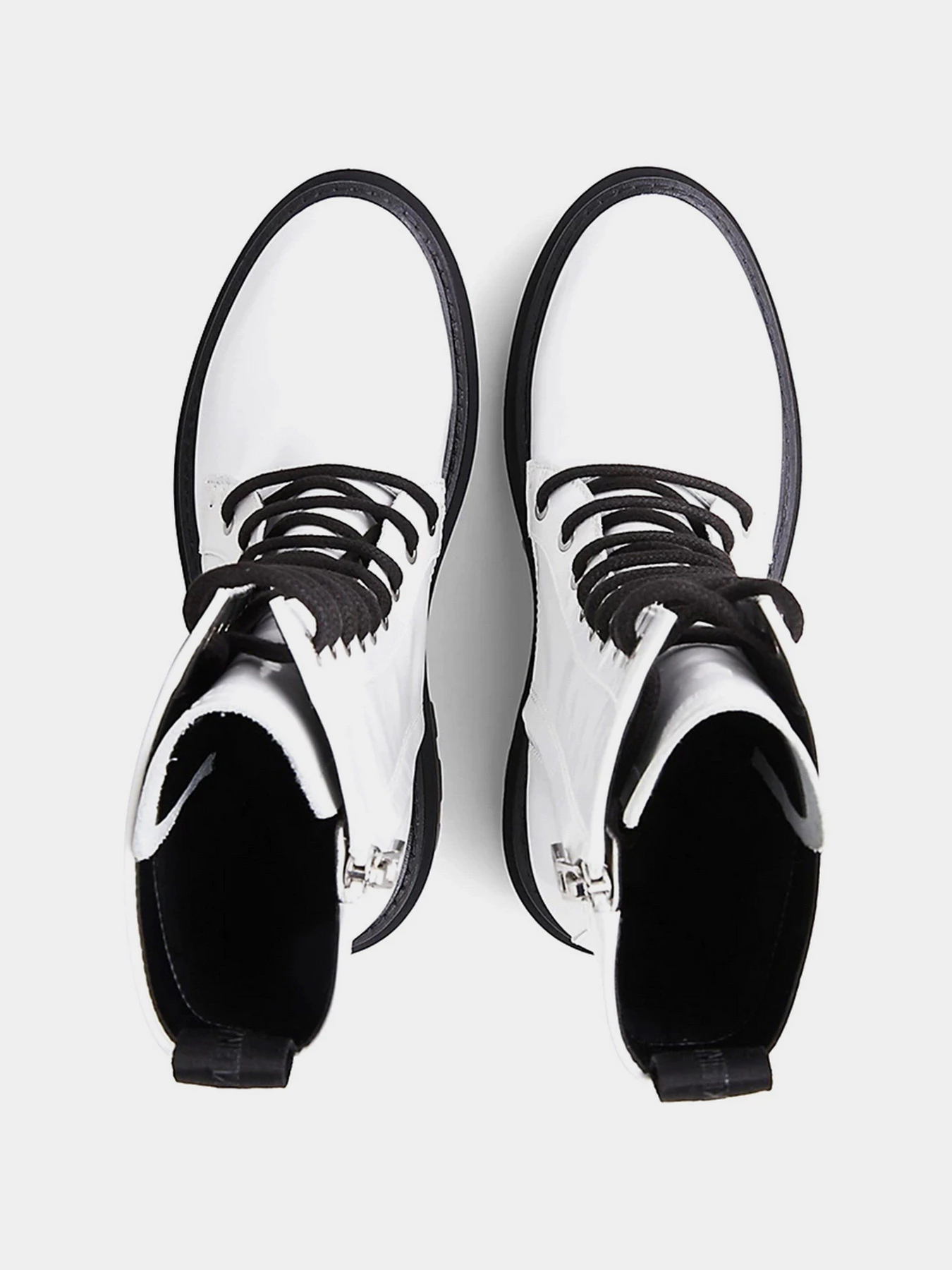 Ботинки и сапоги Calvin Klein модель YW0YW00390-YAF Ботинки и сапоги Calvin Klein модель YW0YW00390-YAF Фото