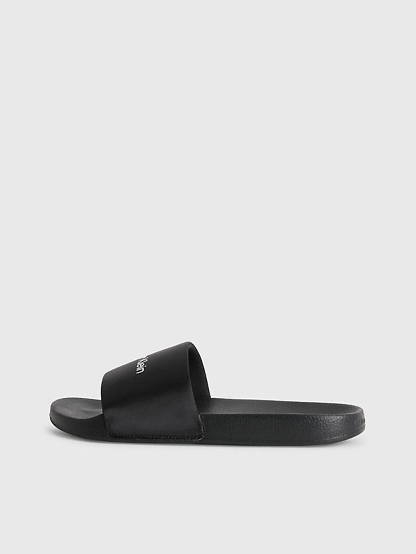 Шлёпанцы Calvin Klein модель HW0HW01508-0GM Шлёпанцы Calvin Klein модель HW0HW01508-0GM Фото