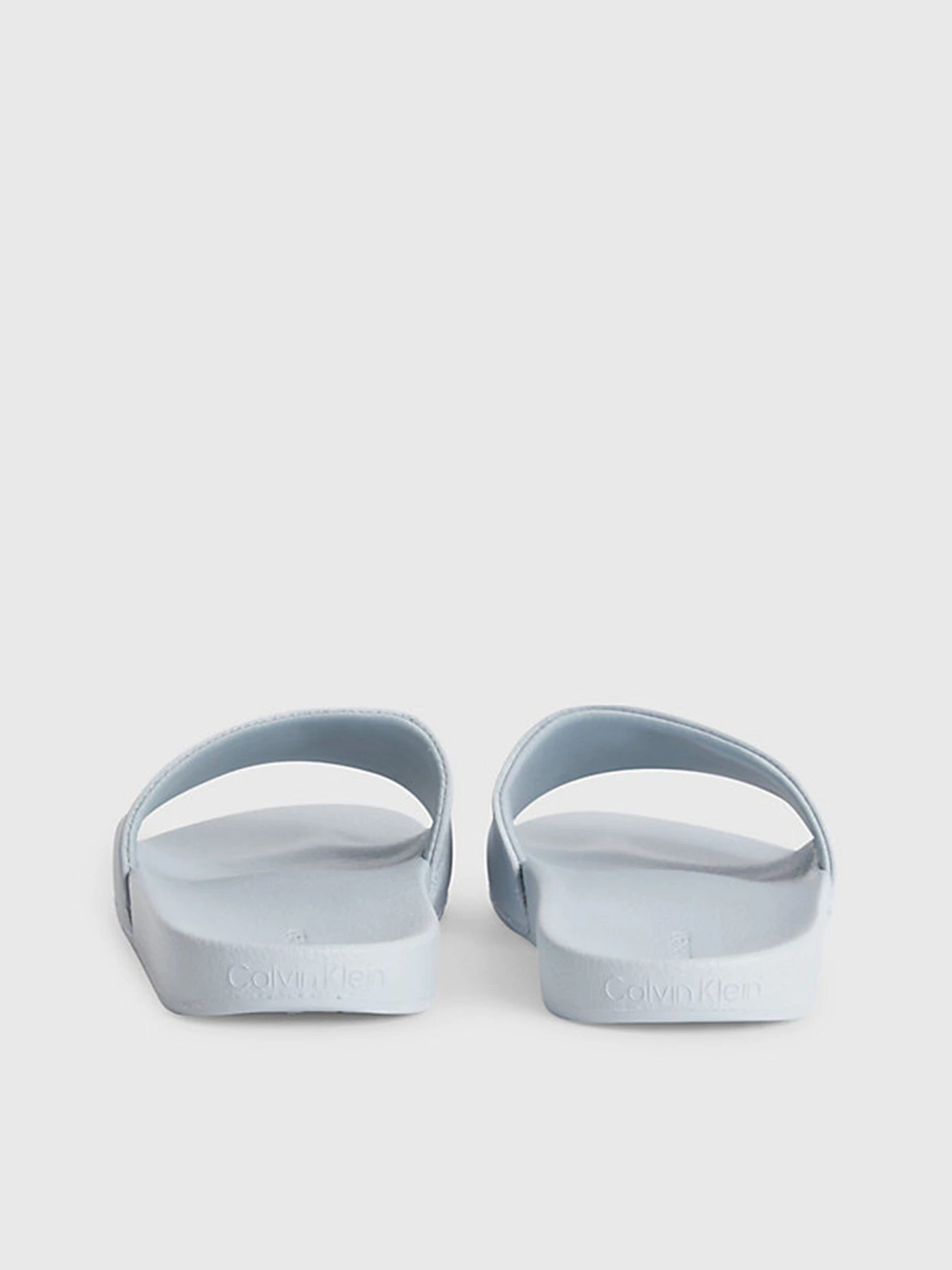 Шлёпанцы Calvin Klein Pool Slide модель HW0HW01508-0GY Шлёпанцы Calvin Klein Pool Slide модель HW0HW01508-0GY Фото