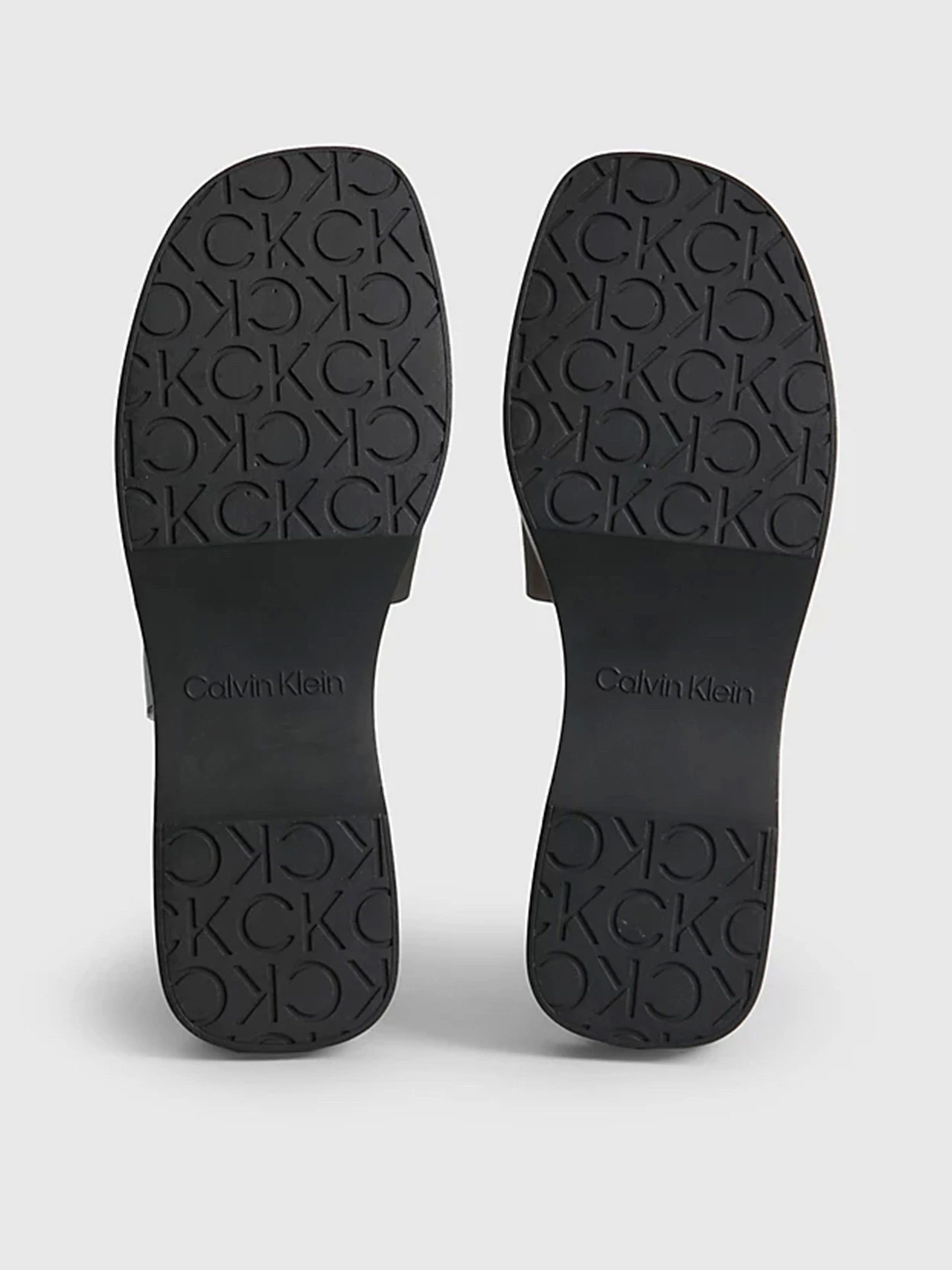 Шлёпанцы Calvin Klein Wedge Slide-Transp модель HW0HW01514-BEH Шлёпанцы Calvin Klein Wedge Slide-Transp модель HW0HW01514-BEH Фото