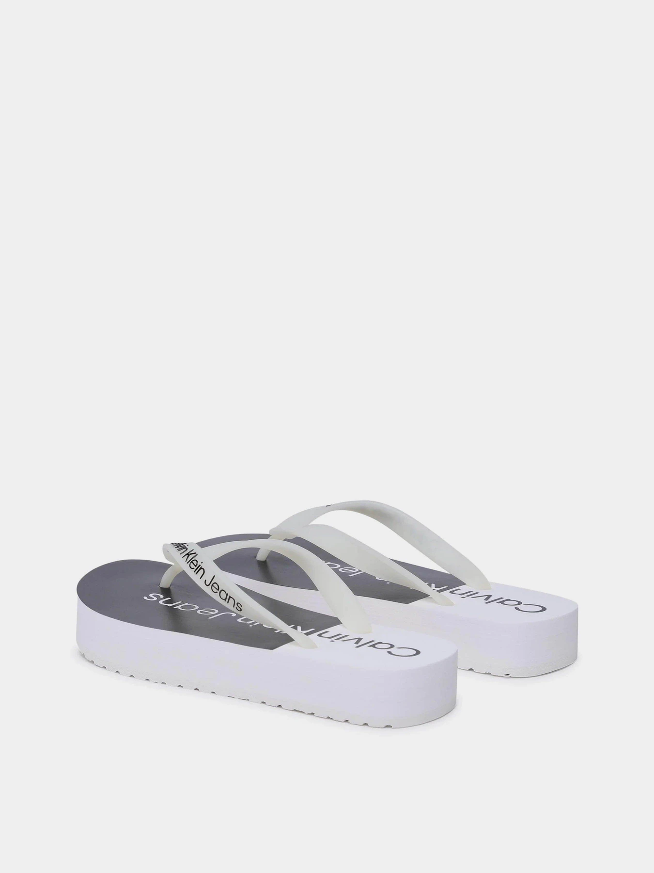 Шлёпанцы Calvin Klein Beach Sandal Flatform модель YW0YW00716-0K4 Шлёпанцы Calvin Klein Beach Sandal Flatform модель YW0YW00716-0K4 Фото