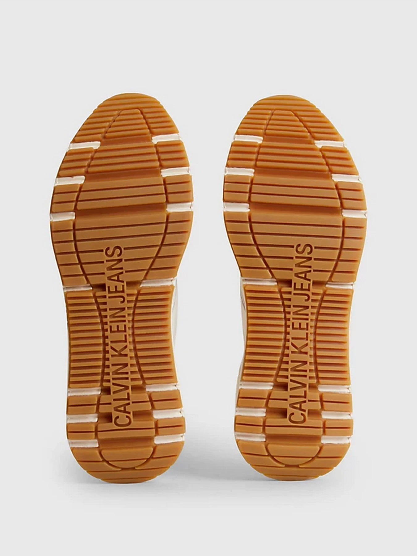 Кроссовки Calvin Klein Chunky Runner Over Brand Wn модель YW0YW00941-0LB Кроссовки Calvin Klein Chunky Runner Over Brand Wn модель YW0YW00941-0LB Фото