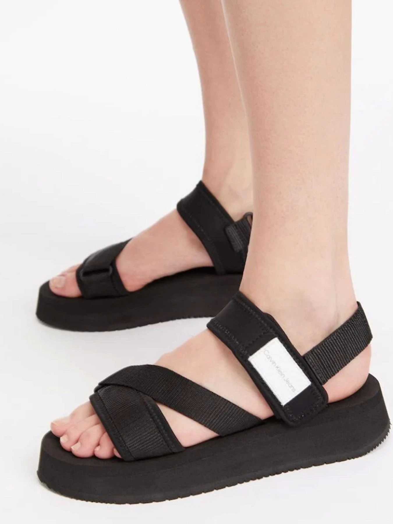 Сандалии Calvin Klein Prefresato Sandal Bagde модель YW0YW00967-BDS Сандалии Calvin Klein Prefresato Sandal Bagde модель YW0YW00967-BDS Фото