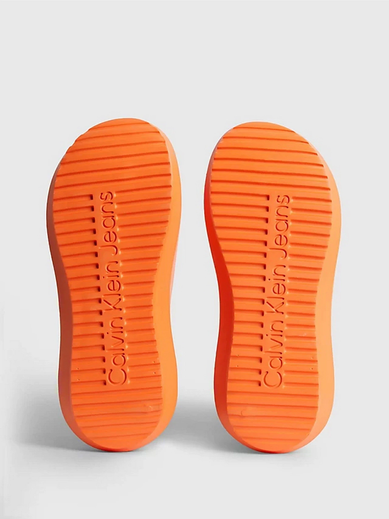 Шлёпанцы Calvin Klein Hybrid Sandal High/Low Freq Wn модель YW0YW00978-0JG Шлёпанцы Calvin Klein Hybrid Sandal High/Low Freq Wn модель YW0YW00978-0JG Фото