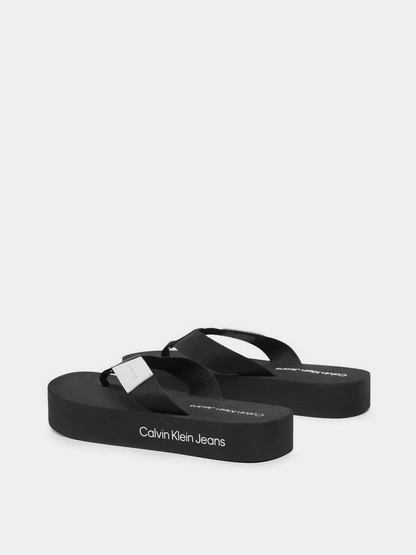 Шлёпанцы Calvin Klein Flatform Flipflop модель YW0YW00993-BDS Шлёпанцы Calvin Klein Flatform Flipflop модель YW0YW00993-BDS Фото
