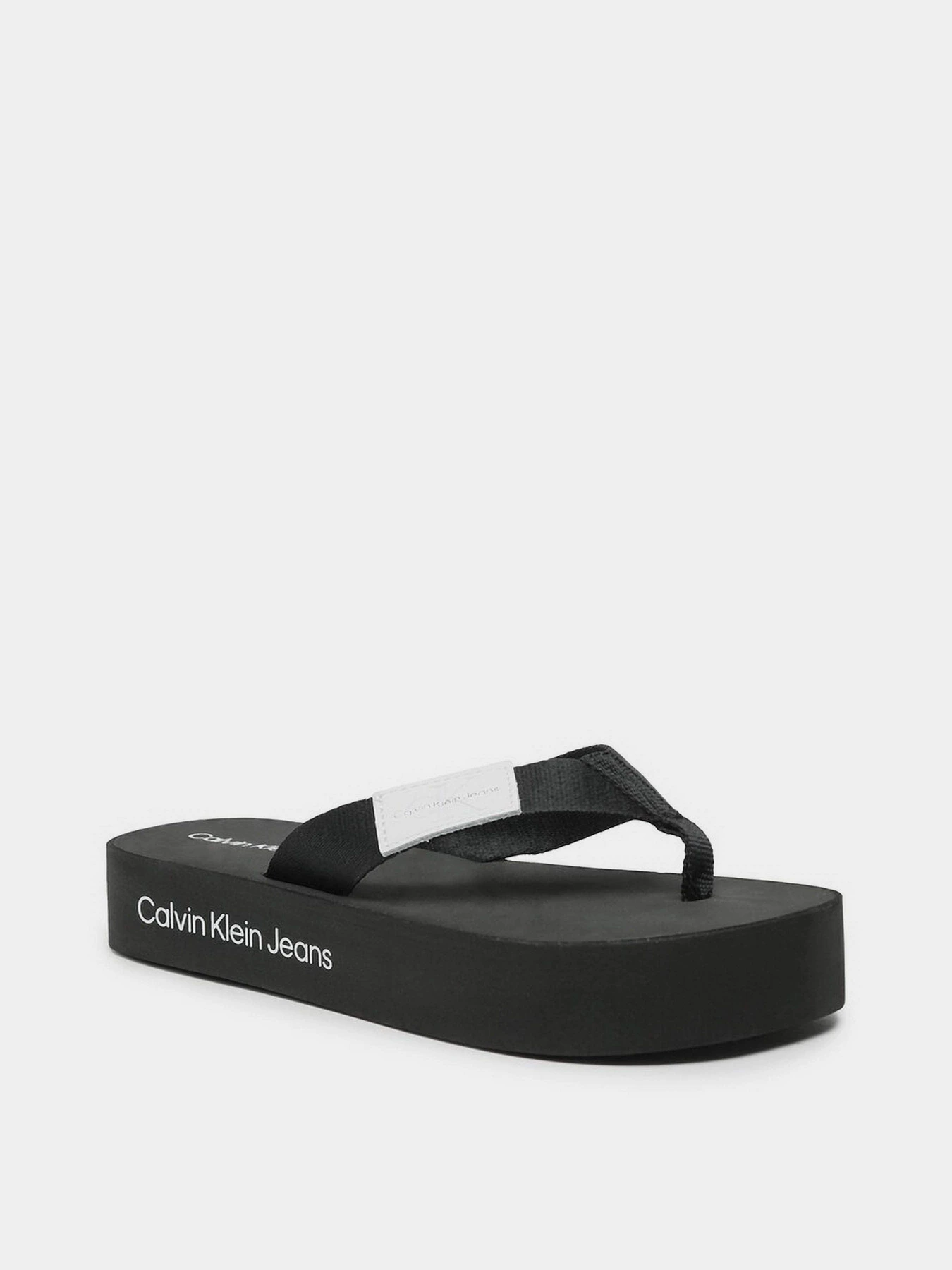 Шлёпанцы Calvin Klein Flatform Flipflop модель YW0YW00993-BDS Шлёпанцы Calvin Klein Flatform Flipflop модель YW0YW00993-BDS Фото