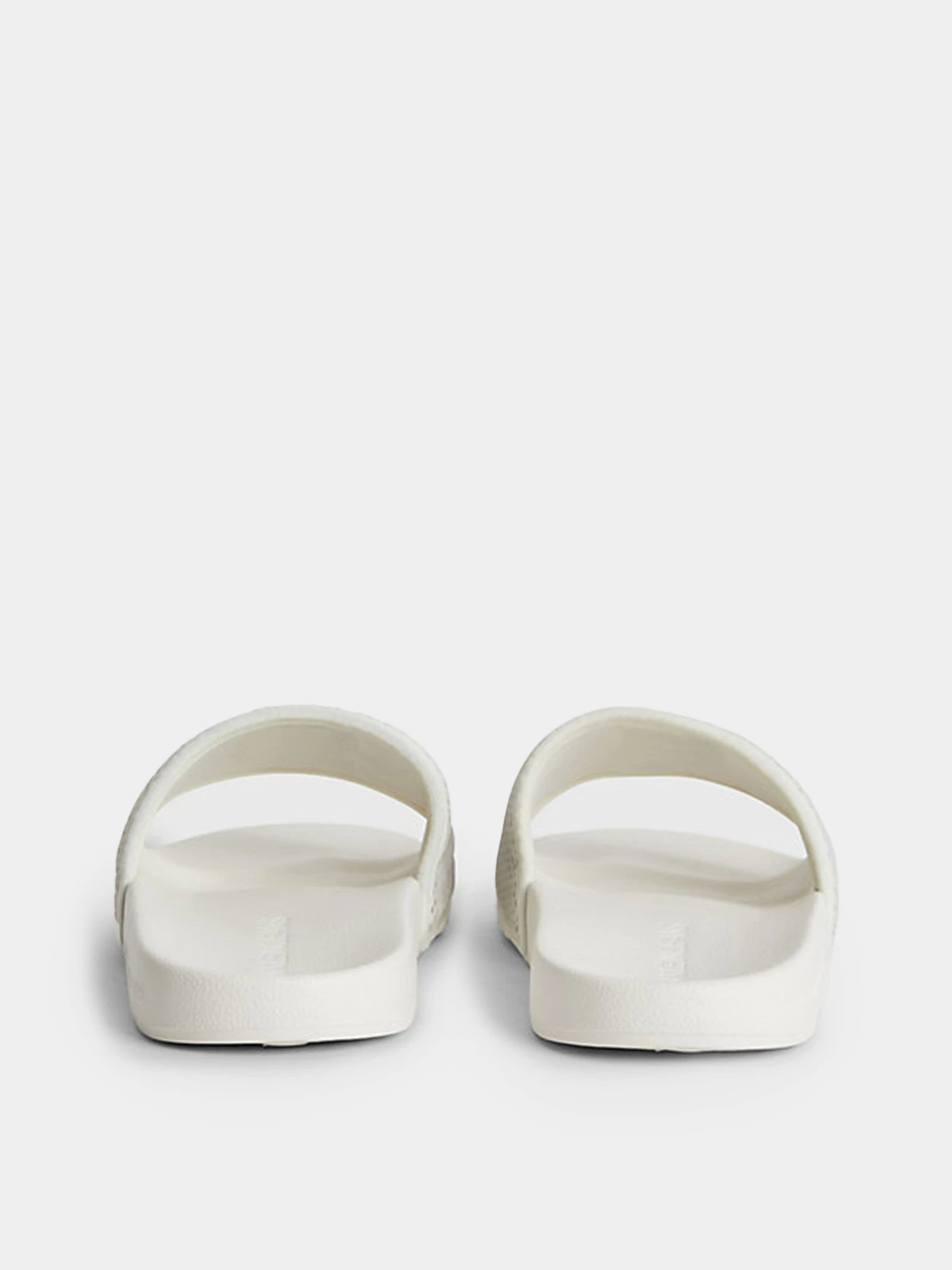Шлёпанцы Calvin Klein модель YW0YW00997-0K7 Шлёпанцы Calvin Klein модель YW0YW00997-0K7 Фото
