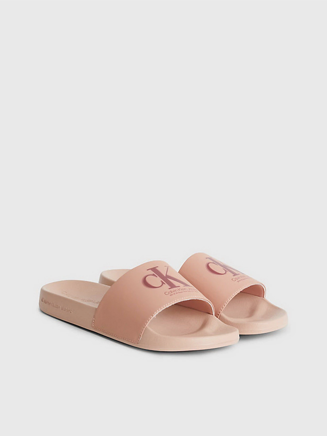 Шлёпанцы Calvin Klein Logo-Slippers модель YW0YW01000-0J1 Шлёпанцы Calvin Klein Logo-Slippers модель YW0YW01000-0J1 Фото