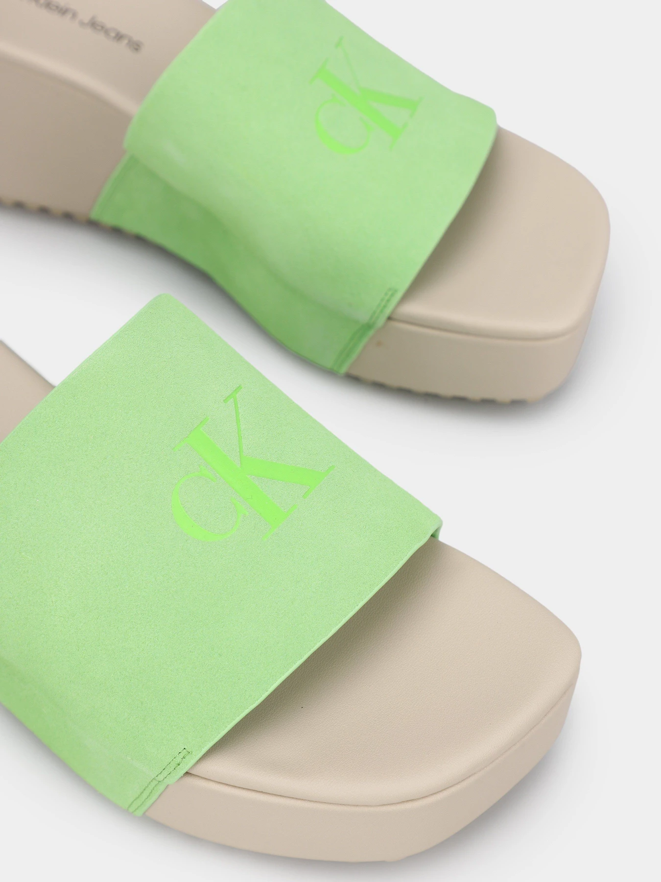 Шльопанці Calvin Klein Wedge Block Sandal Su Con модель YW0YW01015-ZAA Шльопанці Calvin Klein Wedge Block Sandal Su Con модель YW0YW01015-ZAA Фото
