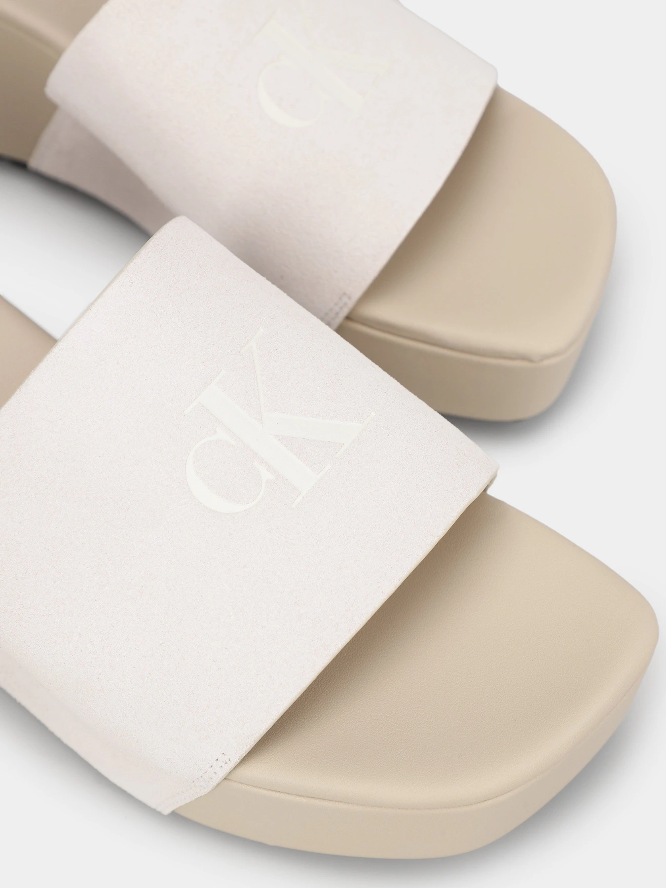 Шльопанці Calvin Klein Wedge Block Sandal Su Con модель YW0YW01015-YBH Шльопанці Calvin Klein Wedge Block Sandal Su Con модель YW0YW01015-YBH Фото