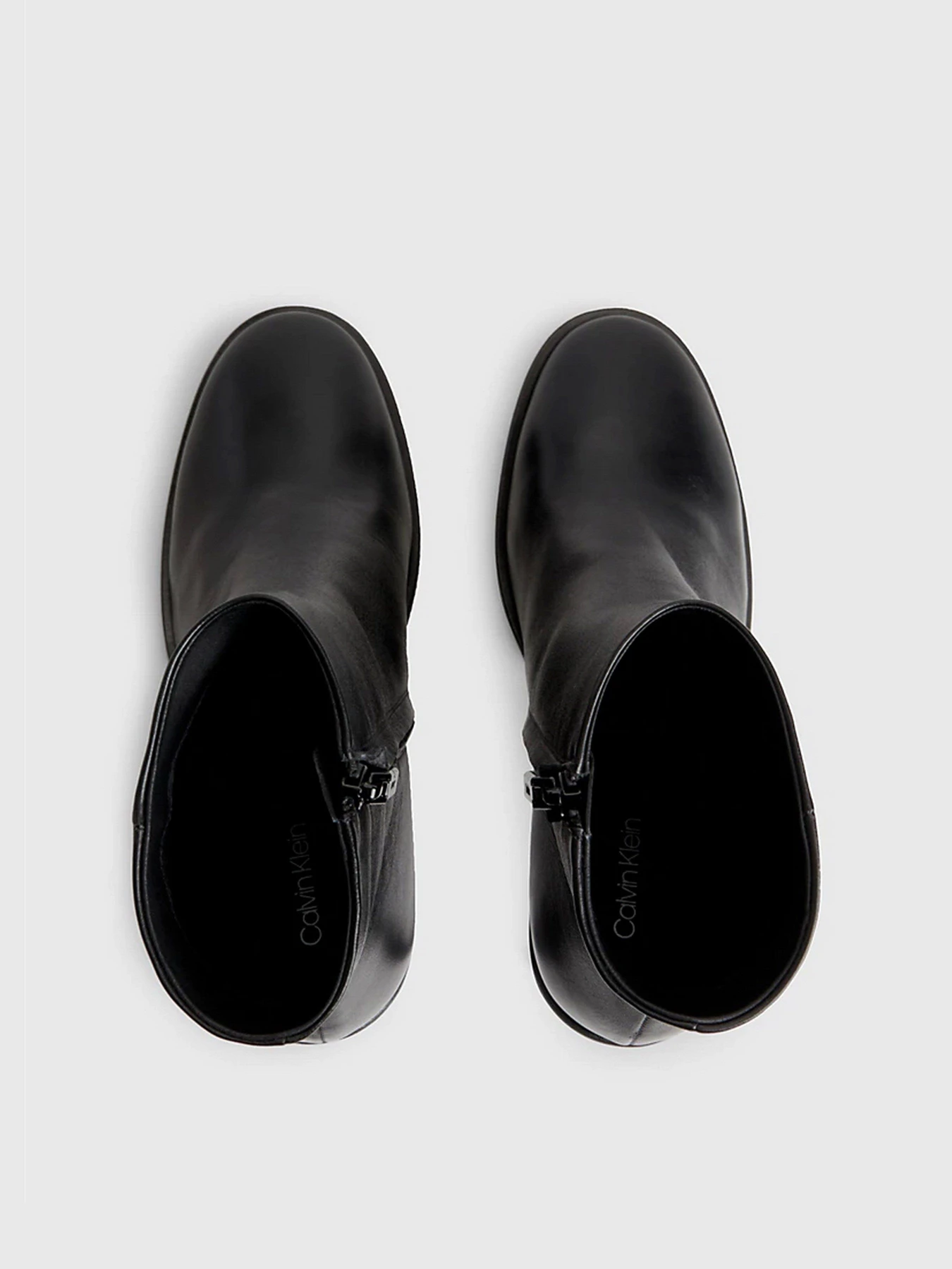 Ботинки и сапоги Calvin Klein Curved Stil 90Hh модель HW0HW01601-BEH Ботинки и сапоги Calvin Klein Curved Stil 90Hh модель HW0HW01601-BEH Фото