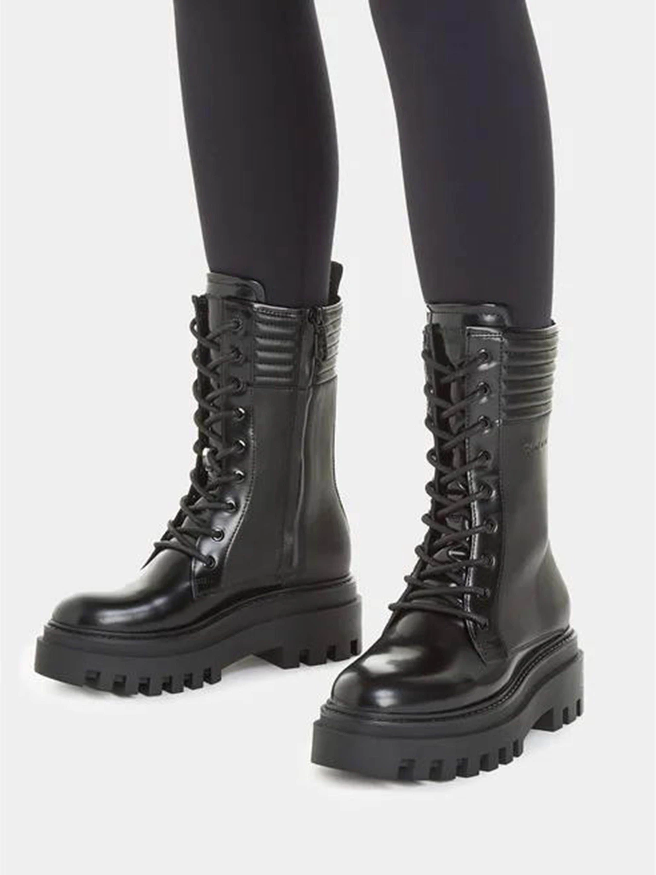 Ботинки и сапоги Calvin Klein Leather Platform Boots модель YW0YW01137-0GT Ботинки и сапоги Calvin Klein Leather Platform Boots модель YW0YW01137-0GT Фото