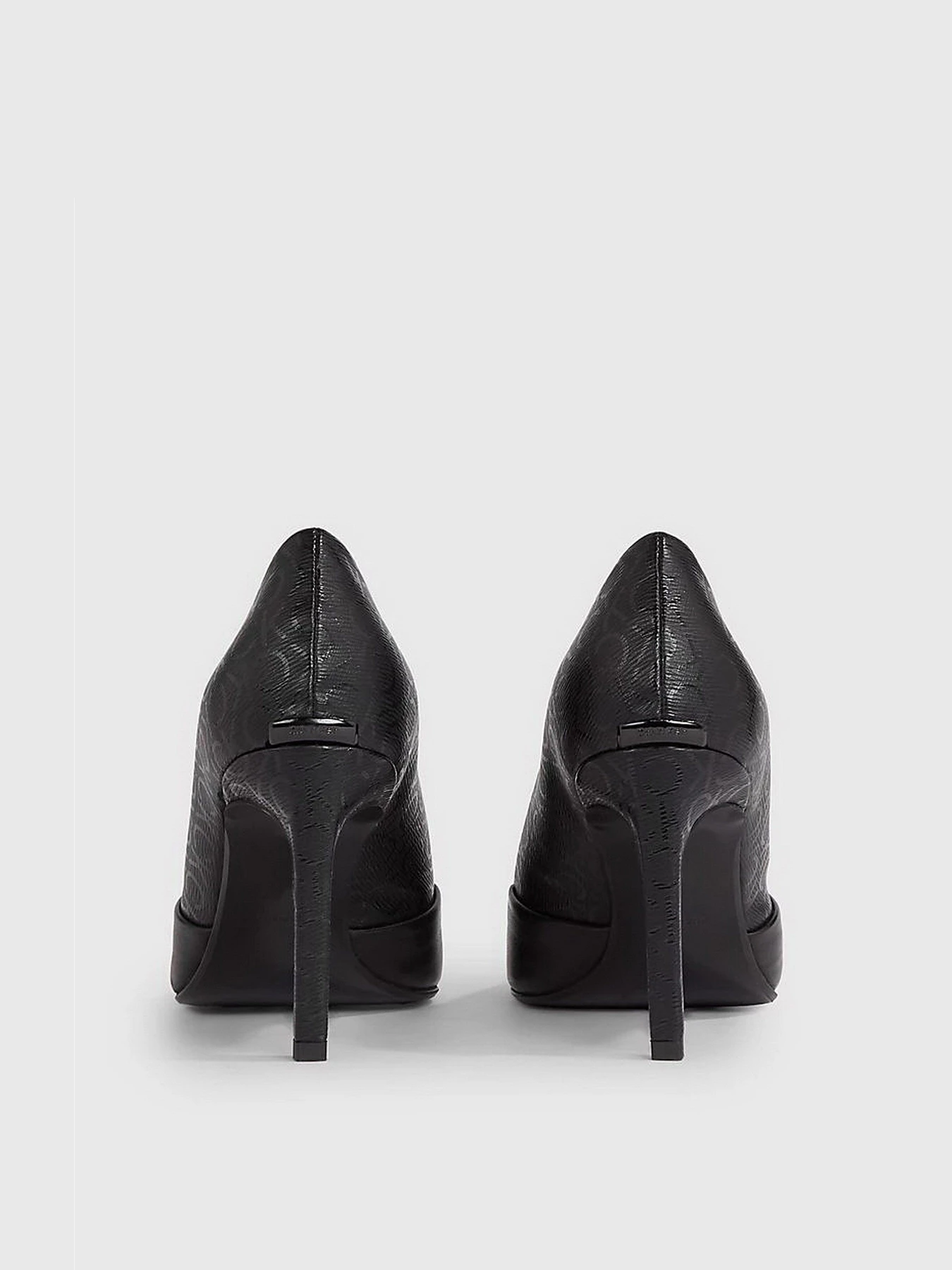 Туфли и лоферы Calvin Klein Ess Stiletto Pump 90 - Epi Mn Mx модель HW0HW01737-BEH Туфли и лоферы Calvin Klein Ess Stiletto Pump 90 - Epi Mn Mx модель HW0HW01737-BEH Фото