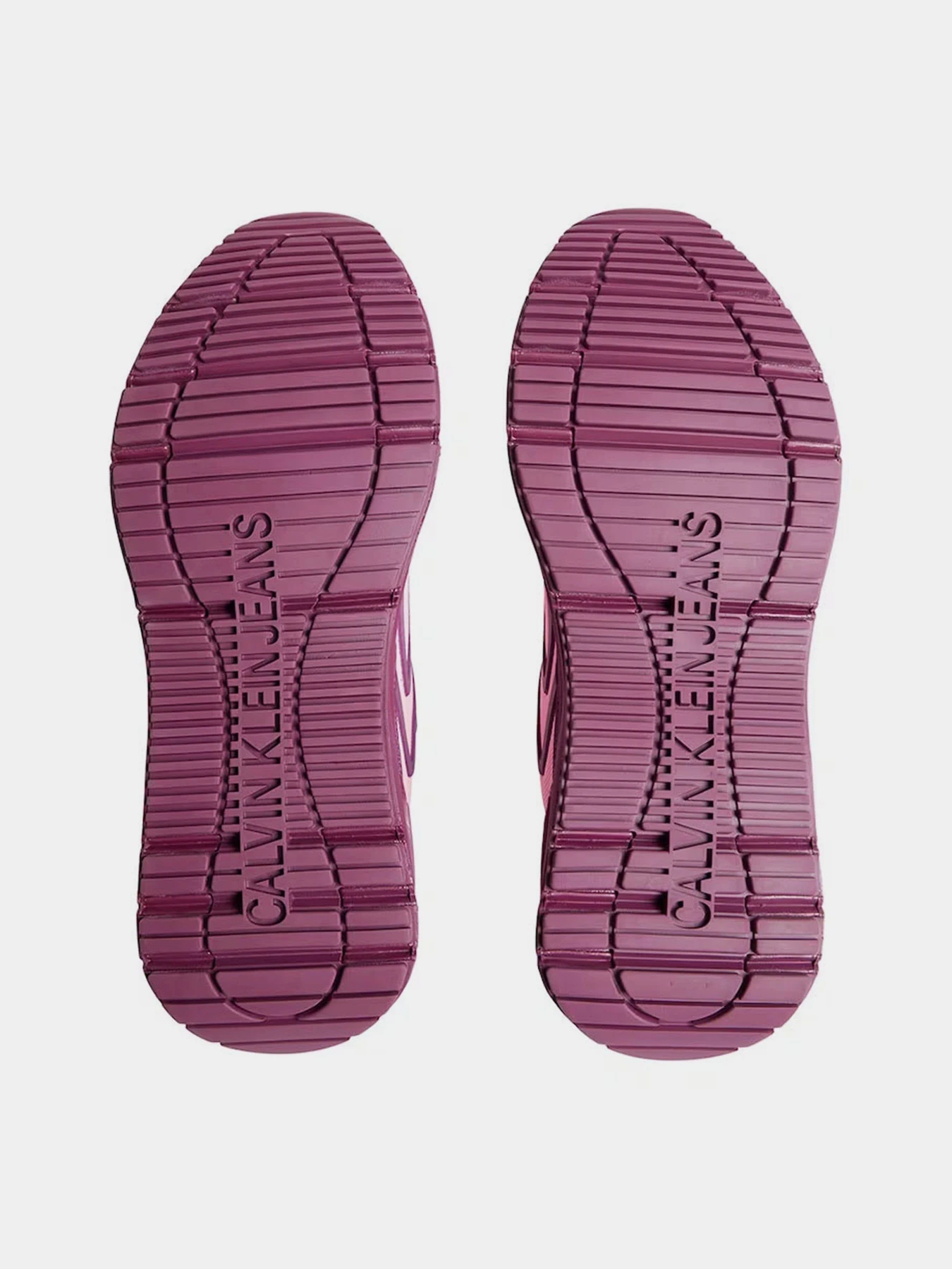 Кроссовки Calvin Klein Chunky Runner Low Lace Wn модель YW0YW01132-0JV Кроссовки Calvin Klein Chunky Runner Low Lace Wn модель YW0YW01132-0JV Фото