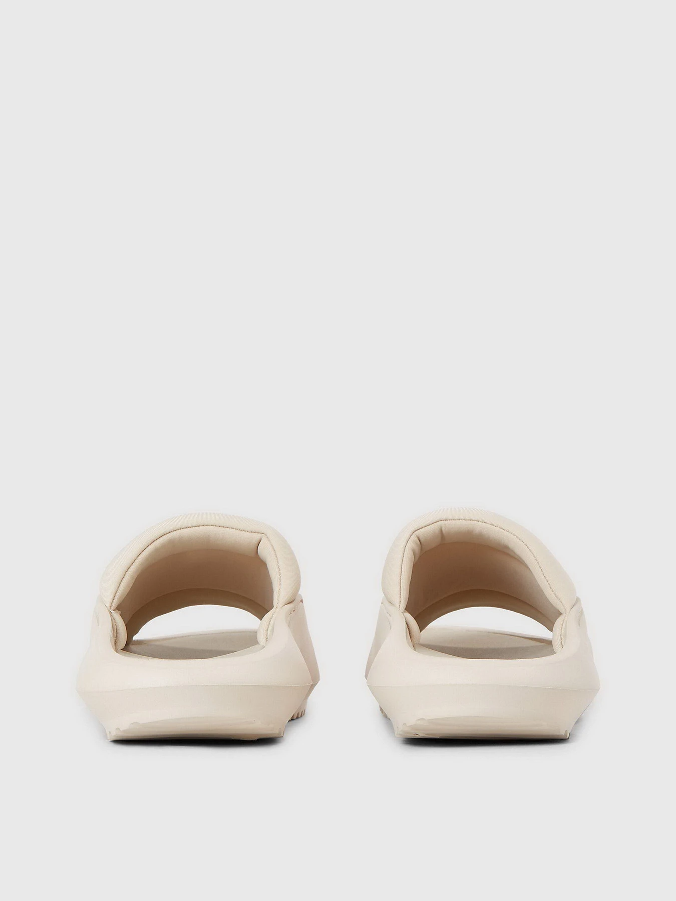 Шльопанці Calvin Klein Hybrid Sandal Tpu In Lum Met модель YW0YW01280-0GI Фото