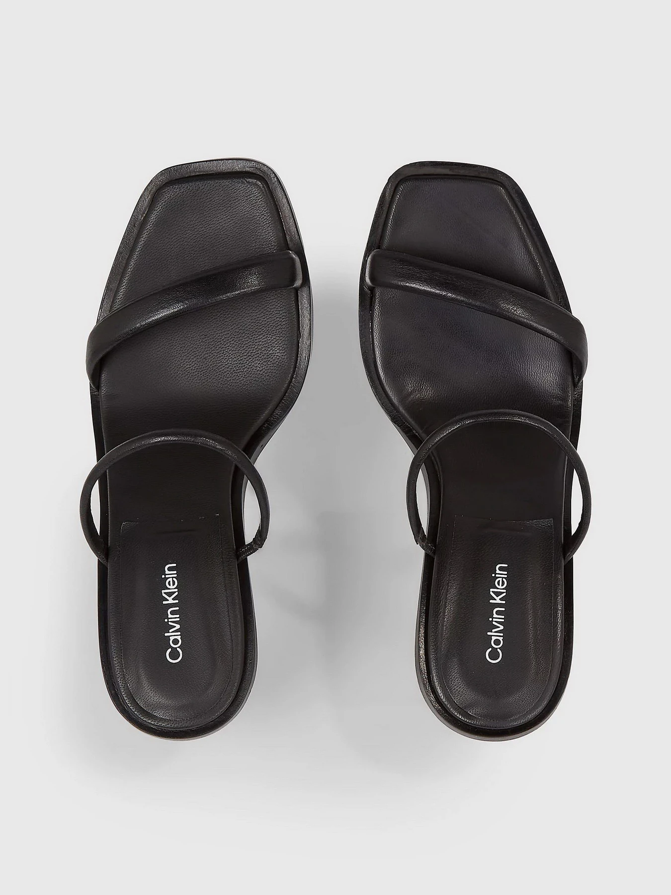 Шлёпанцы Calvin Klein Padded Curved Stil Slide 70 модель HW0HW01992-BEH Шлёпанцы Calvin Klein Padded Curved Stil Slide 70 модель HW0HW01992-BEH Фото