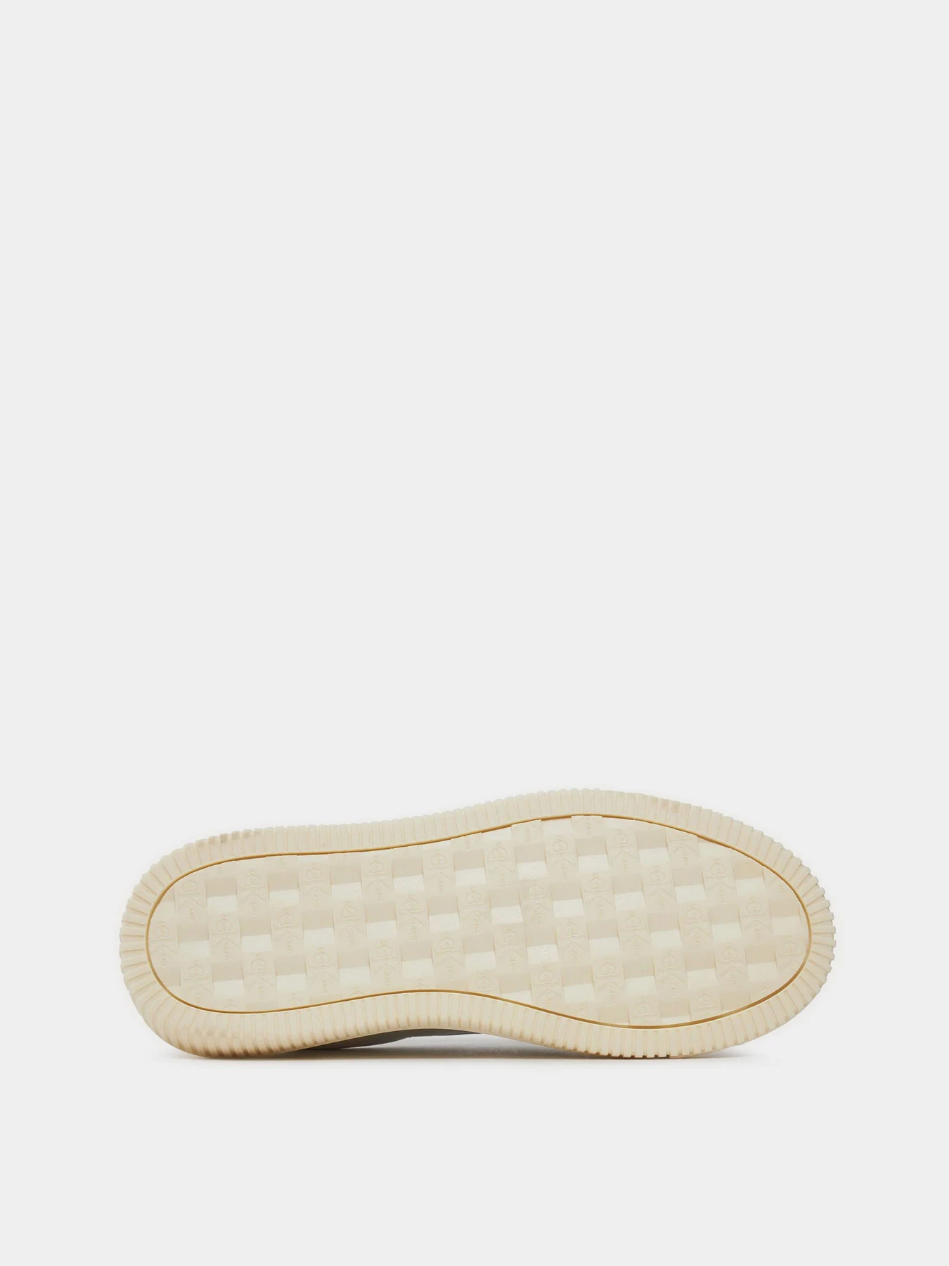 Кроссовки Calvin Klein Chunky Cupsole Monologo W модель YW0YW00823-02W Кроссовки Calvin Klein Chunky Cupsole Monologo W модель YW0YW00823-02W Фото