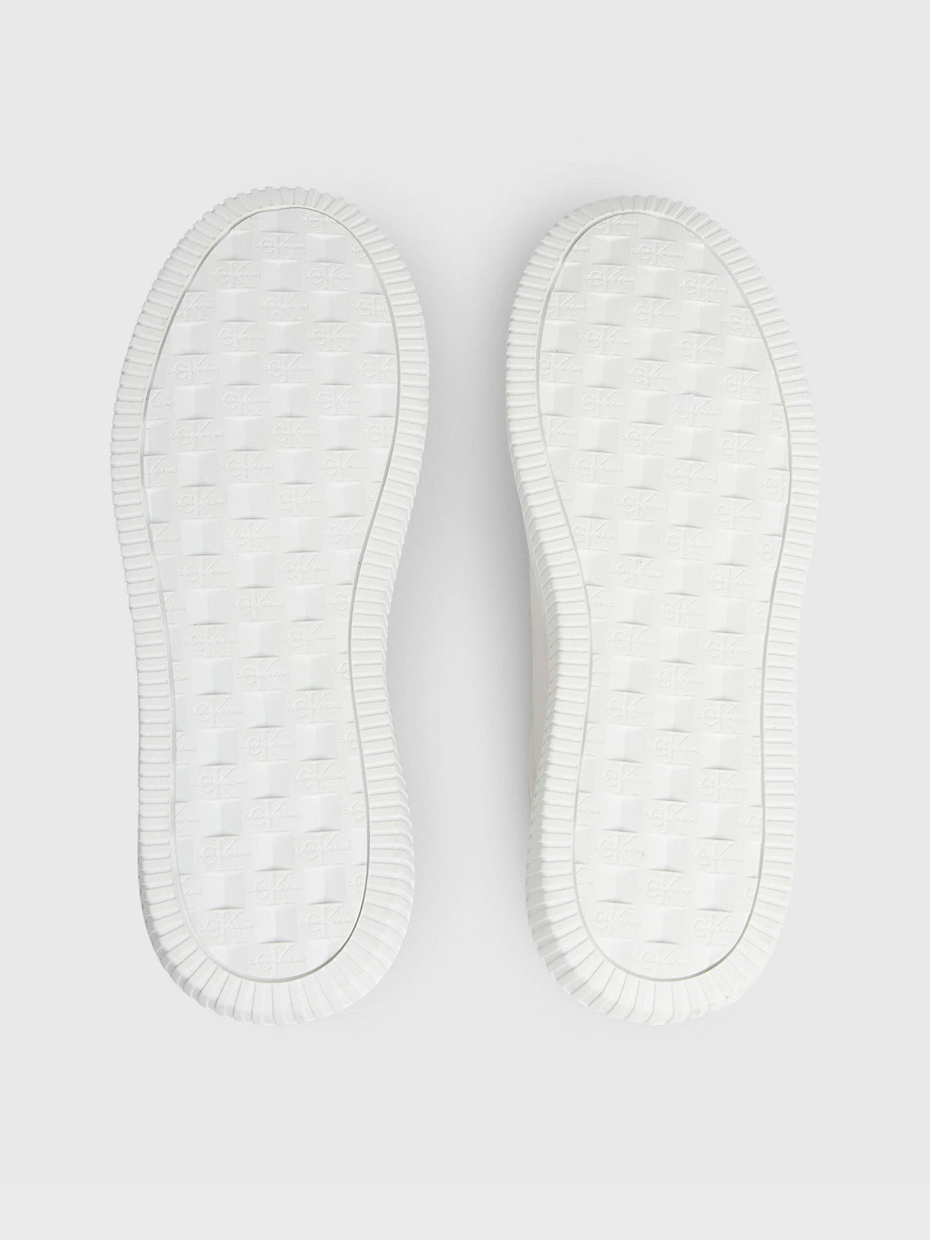 Кросівки Calvin Klein Chunky Cupsole Monologo W модель YW0YW00823-0LB Фото
