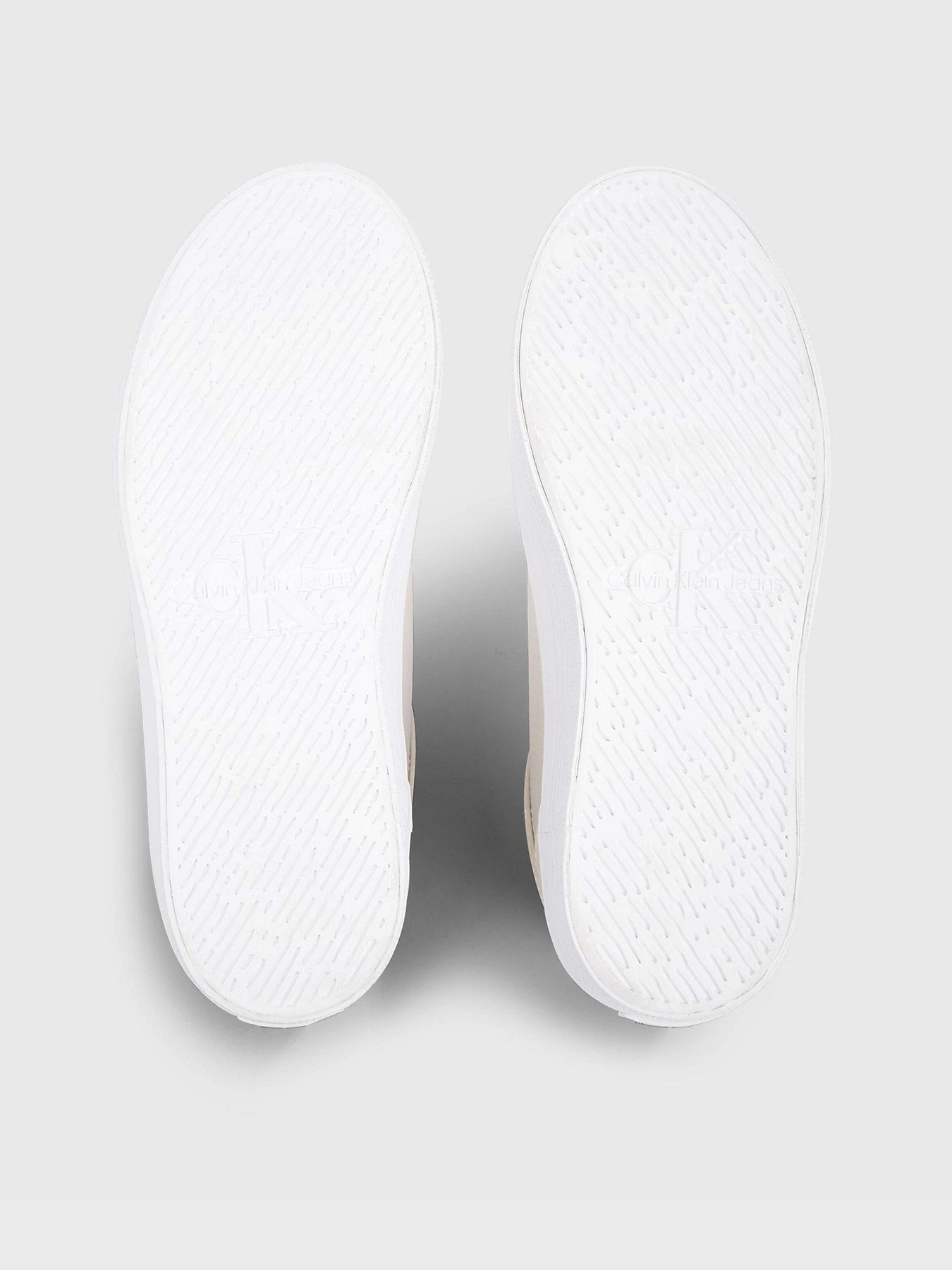 Кросівки Calvin Klein Bold Vulc Flatf Low LTH модель YW0YW01293-0GH Кросівки Calvin Klein Bold Vulc Flatf Low LTH модель YW0YW01293-0GH Фото