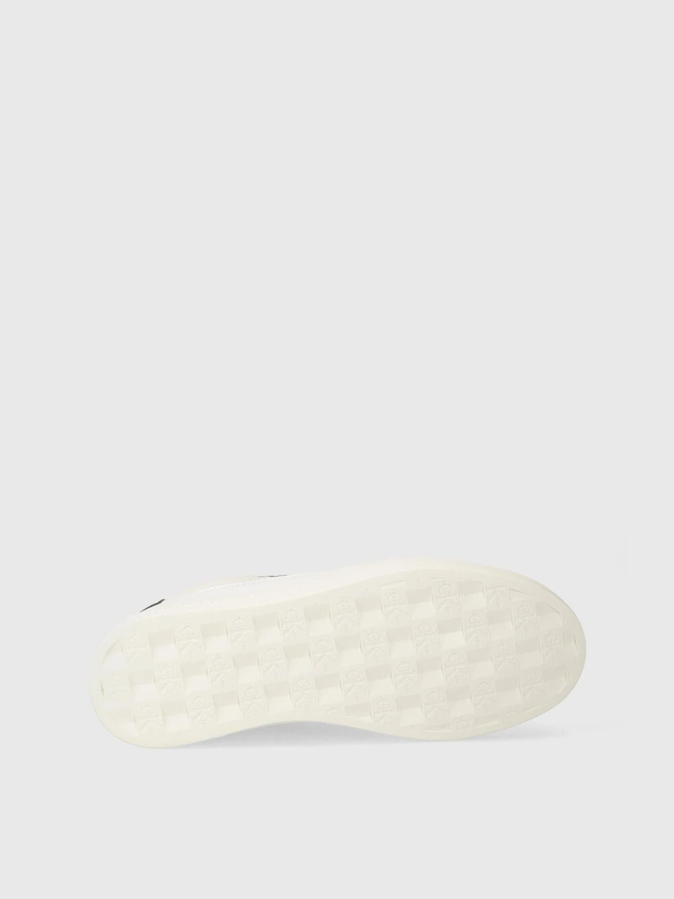 Кроссовки Calvin Klein Classic Cupsole Low Lace Lth Ml модель YW0YW01296-01W Кроссовки Calvin Klein Classic Cupsole Low Lace Lth Ml модель YW0YW01296-01W Фото