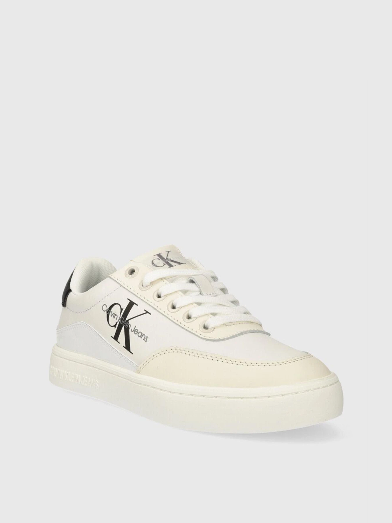 Кроссовки Calvin Klein Classic Cupsole Low Lace Lth Ml модель YW0YW01296-01W Кроссовки Calvin Klein Classic Cupsole Low Lace Lth Ml модель YW0YW01296-01W Фото