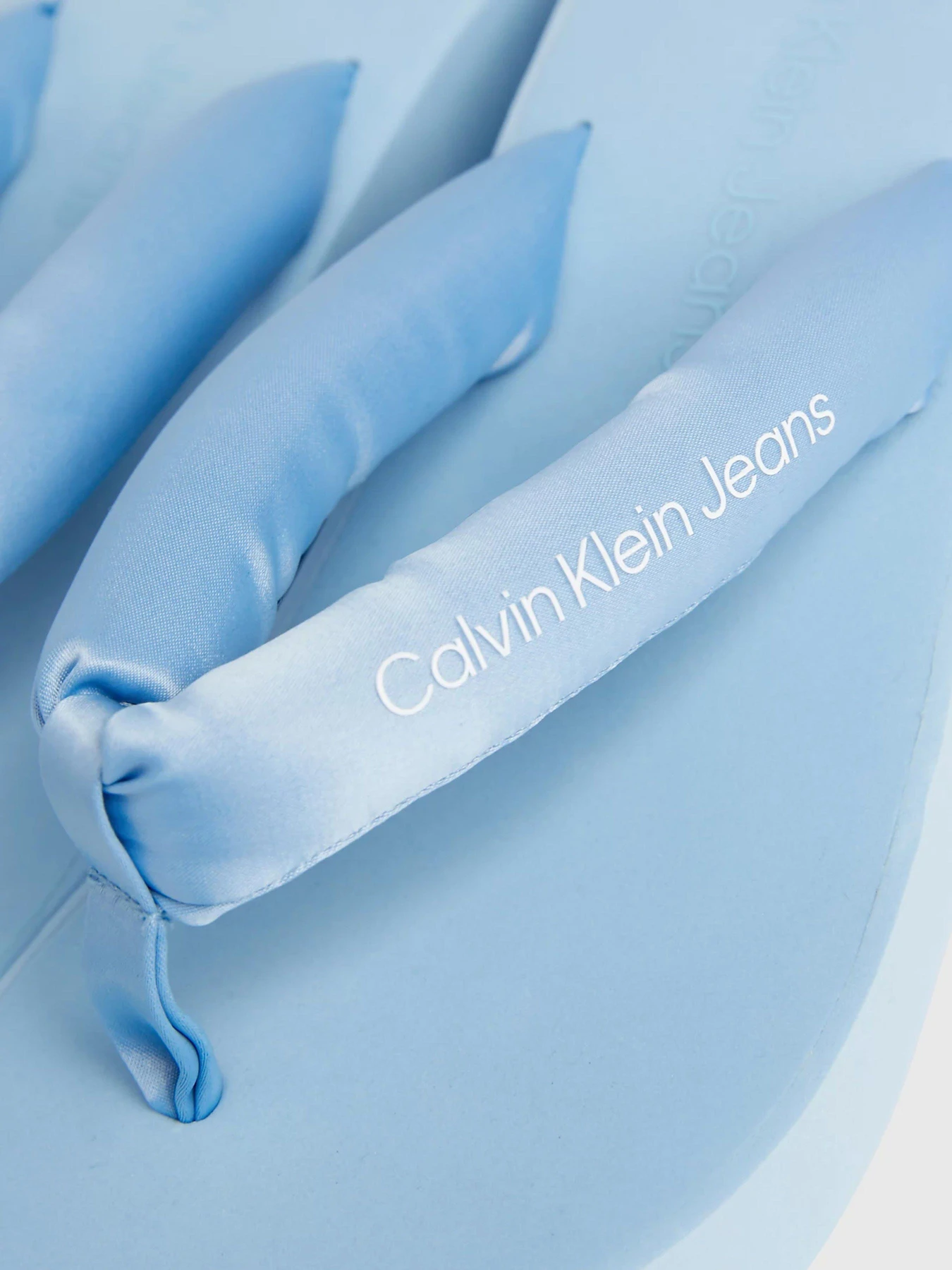 Шлёпанцы Calvin Klein Beach Wedge Sandal Padded Ny модель YW0YW01397-0G2 Фото