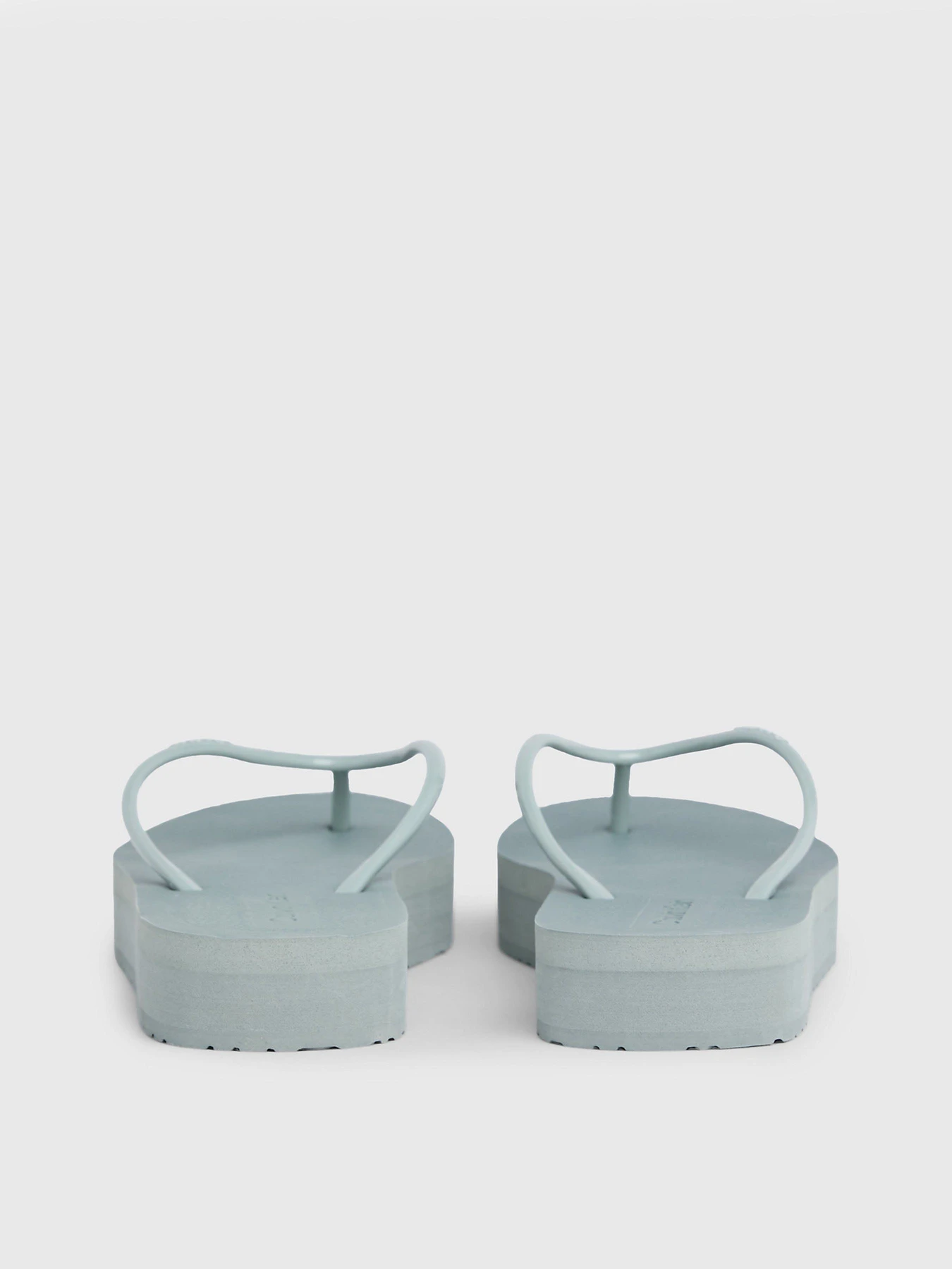 Шлёпанцы Calvin Klein Flatform Ff Deboss Logo модель HW0HW01977-MSW Фото