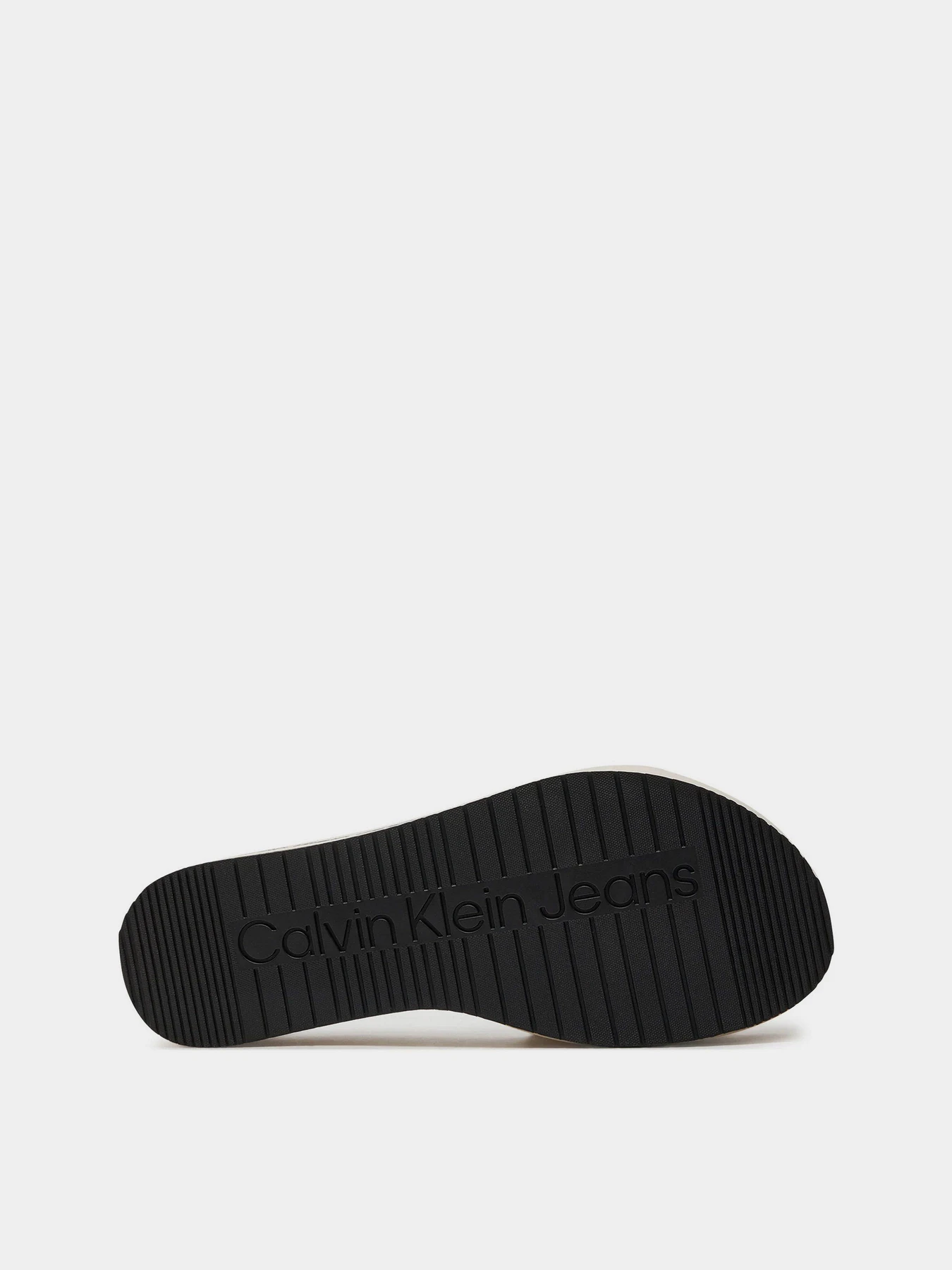 Шлёпанцы Calvin Klein Flatform Sandal Met модель YW0YW01036-0F9 Шлёпанцы Calvin Klein Flatform Sandal Met модель YW0YW01036-0F9 Фото