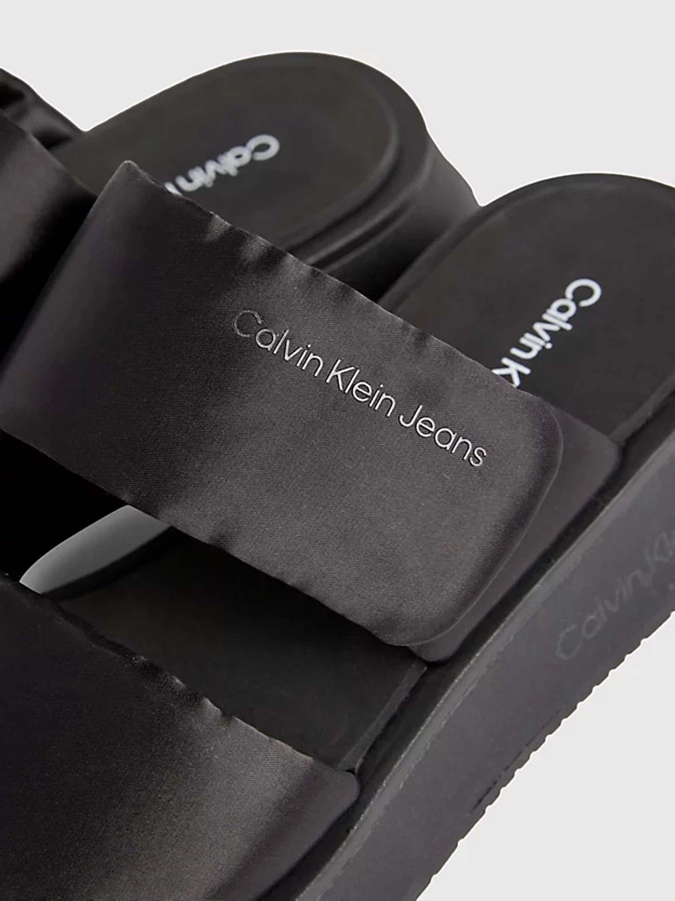 Шльопанці Calvin Klein Slide Double Strap Sandal Dc модель YW0YW01355-BEH Фото