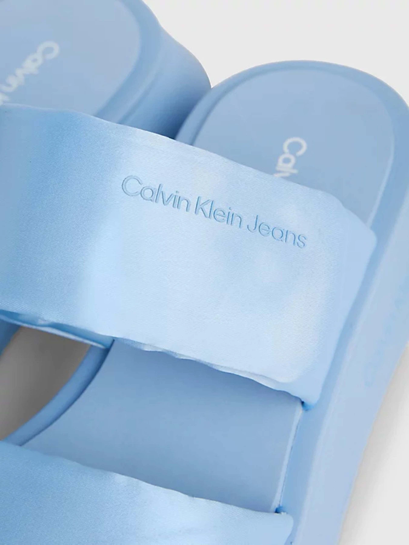 Шльопанці Calvin Klein Slide Double Strap Sandal Dc модель YW0YW01355-CY4 Шльопанці Calvin Klein Slide Double Strap Sandal Dc модель YW0YW01355-CY4 Фото
