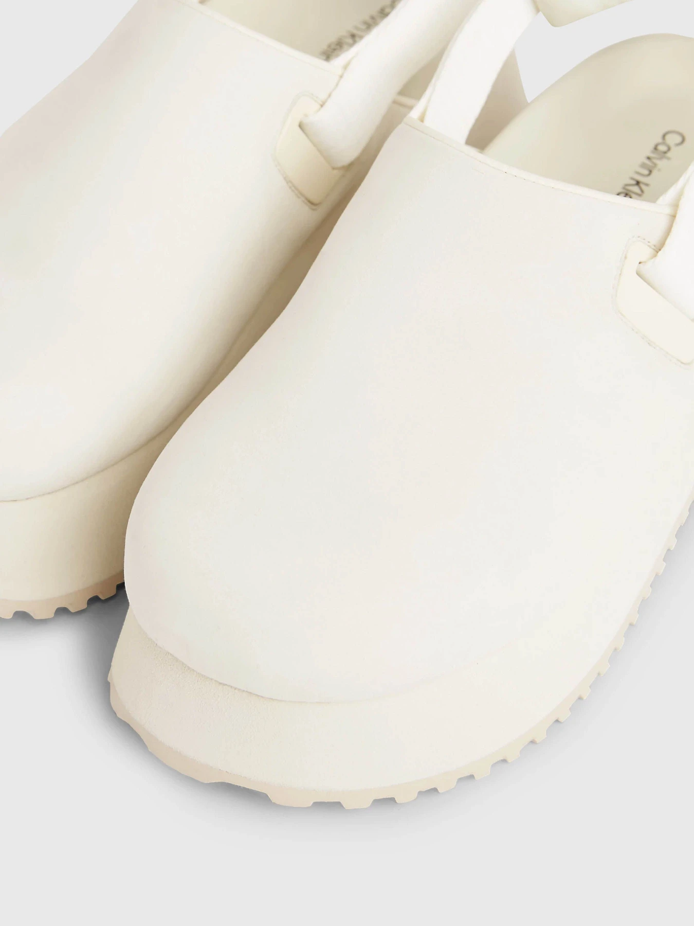 Сандалии Calvin Klein Sling Close Toe Flatform Btw модель YW0YW01439-0GI Сандалии Calvin Klein Sling Close Toe Flatform Btw модель YW0YW01439-0GI Фото