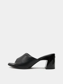 Шльопанці Calvin Klein Heel Mule 60 Lth модель HW0HW01941-BEH Фото