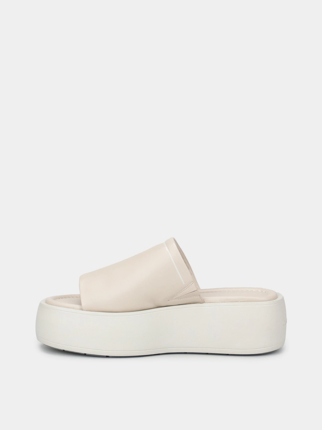 Шльопанці Calvin Klein Flatform Slide Lth модель HW0HW01943-0F8 Шльопанці Calvin Klein Flatform Slide Lth модель HW0HW01943-0F8 Фото