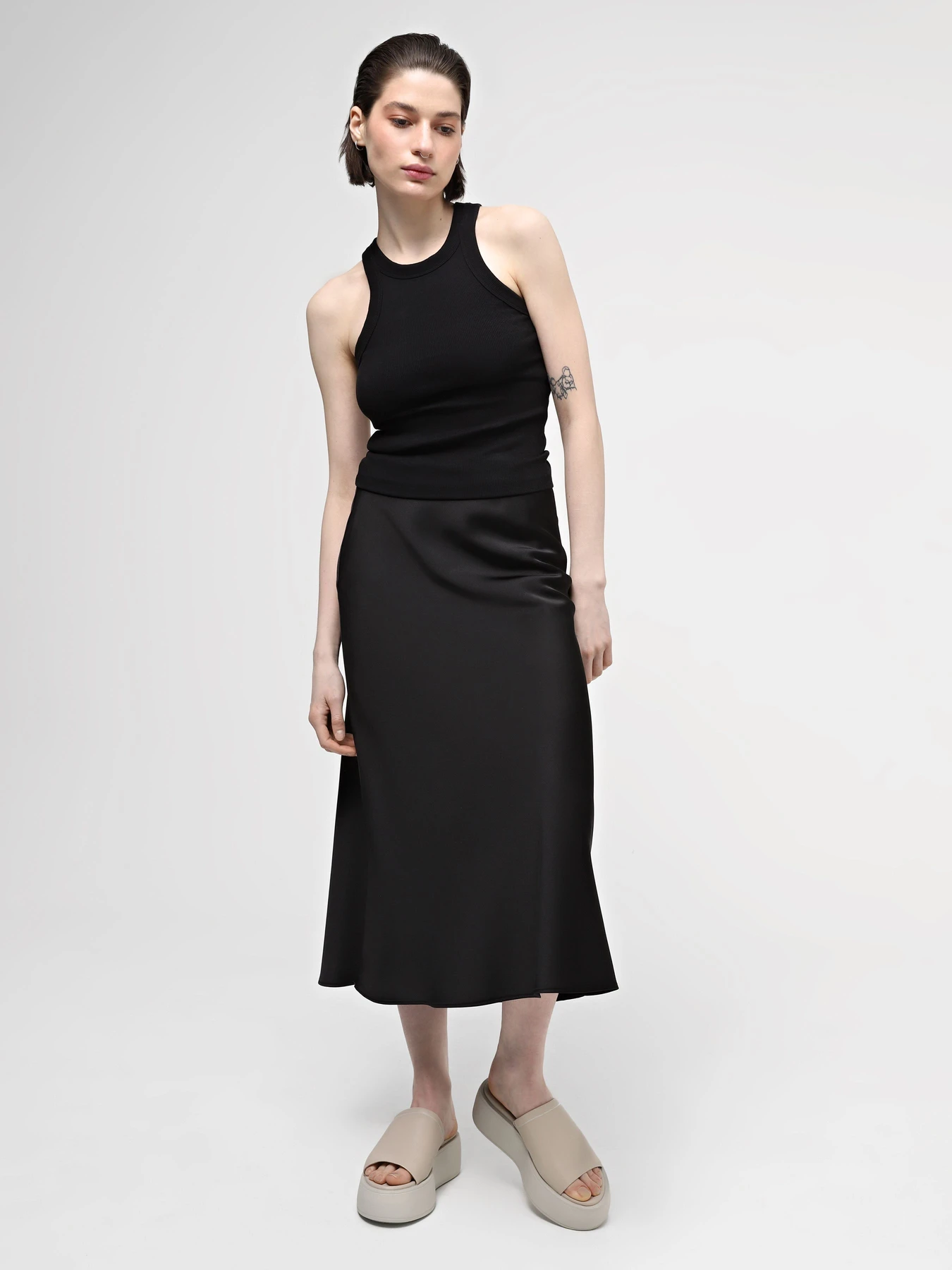Шльопанці Calvin Klein Flatform Slide Lth модель HW0HW01943-0F8 Шльопанці Calvin Klein Flatform Slide Lth модель HW0HW01943-0F8 Фото