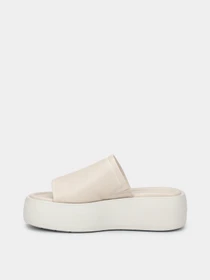 Шльопанці Calvin Klein Flatform Slide Lth модель HW0HW01943-0F8 Фото