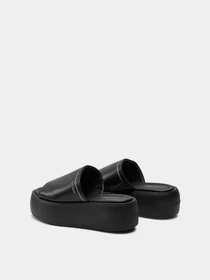 Шлёпанцы Calvin Klein Flatform Slide Lth модель HW0HW01943-BEH Фото