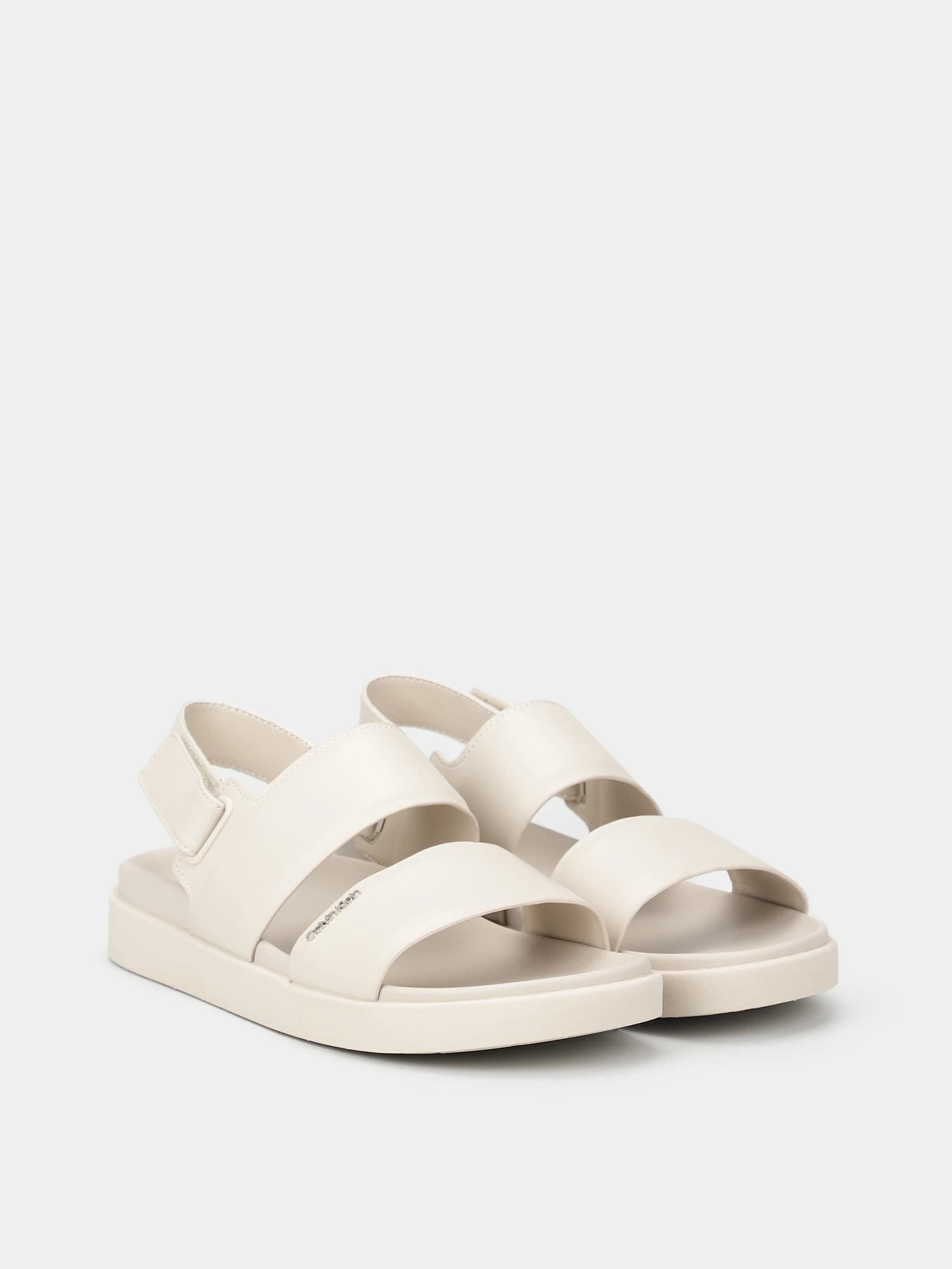 Сандалии Calvin Klein Flat Sandal Calvin Mtl Lth модель HW0HW01984-ACE Фото