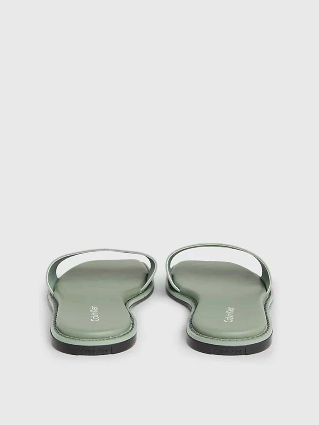 Шльопанці Calvin Klein Flat Slide He модель HW0HW01989-0H7 Шльопанці Calvin Klein Flat Slide He модель HW0HW01989-0H7 Фото