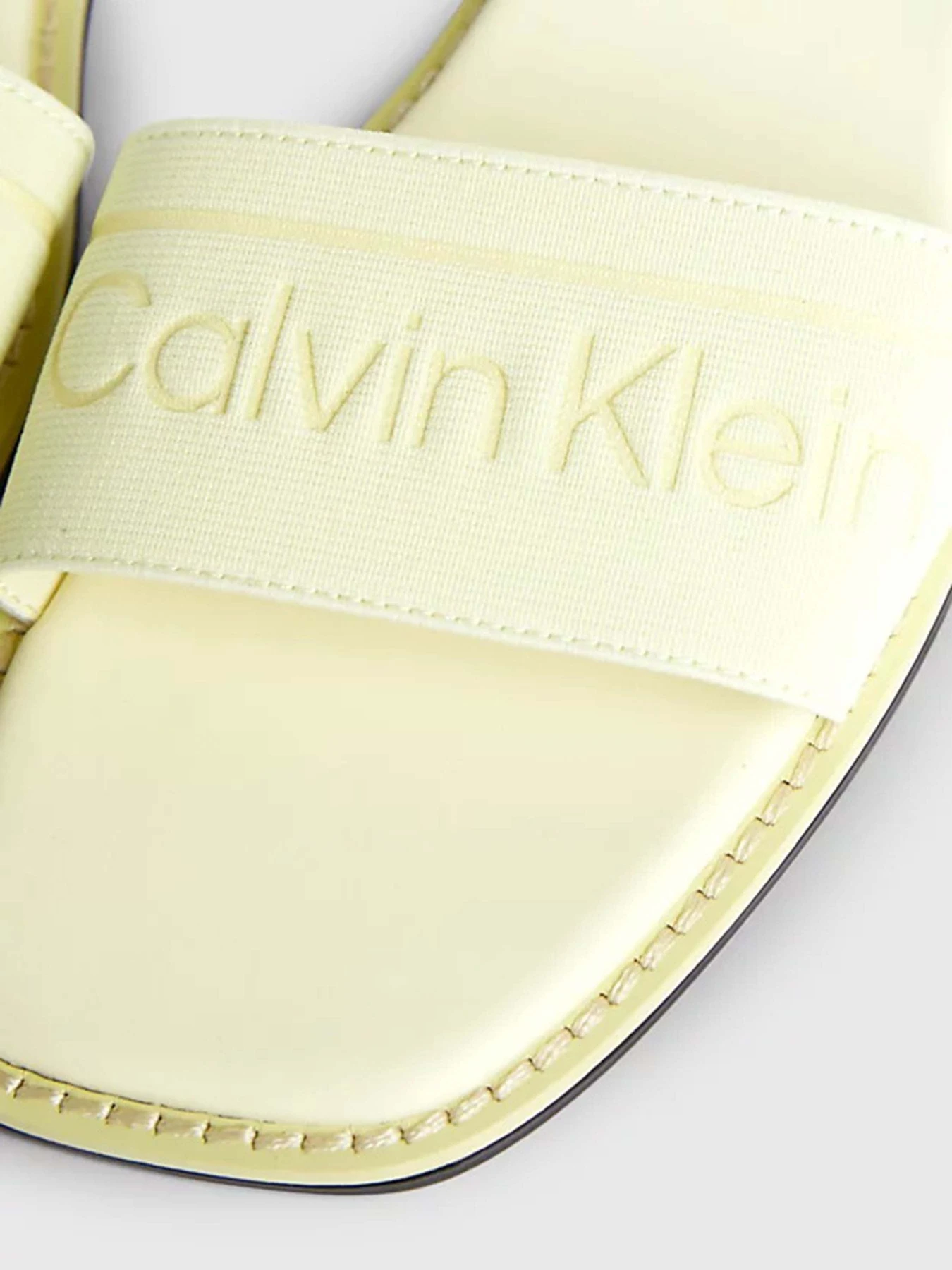Шльопанці Calvin Klein Flat Slide He модель HW0HW01989-ZCW Фото