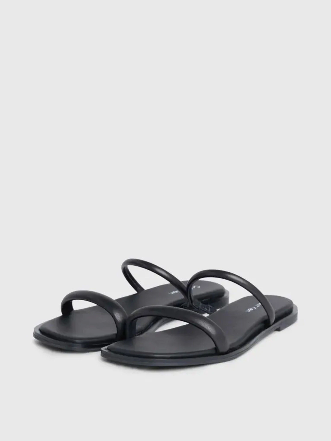 Шльопанці Calvin Klein Flat Slide Lth модель HW0HW02127-BEH Фото
