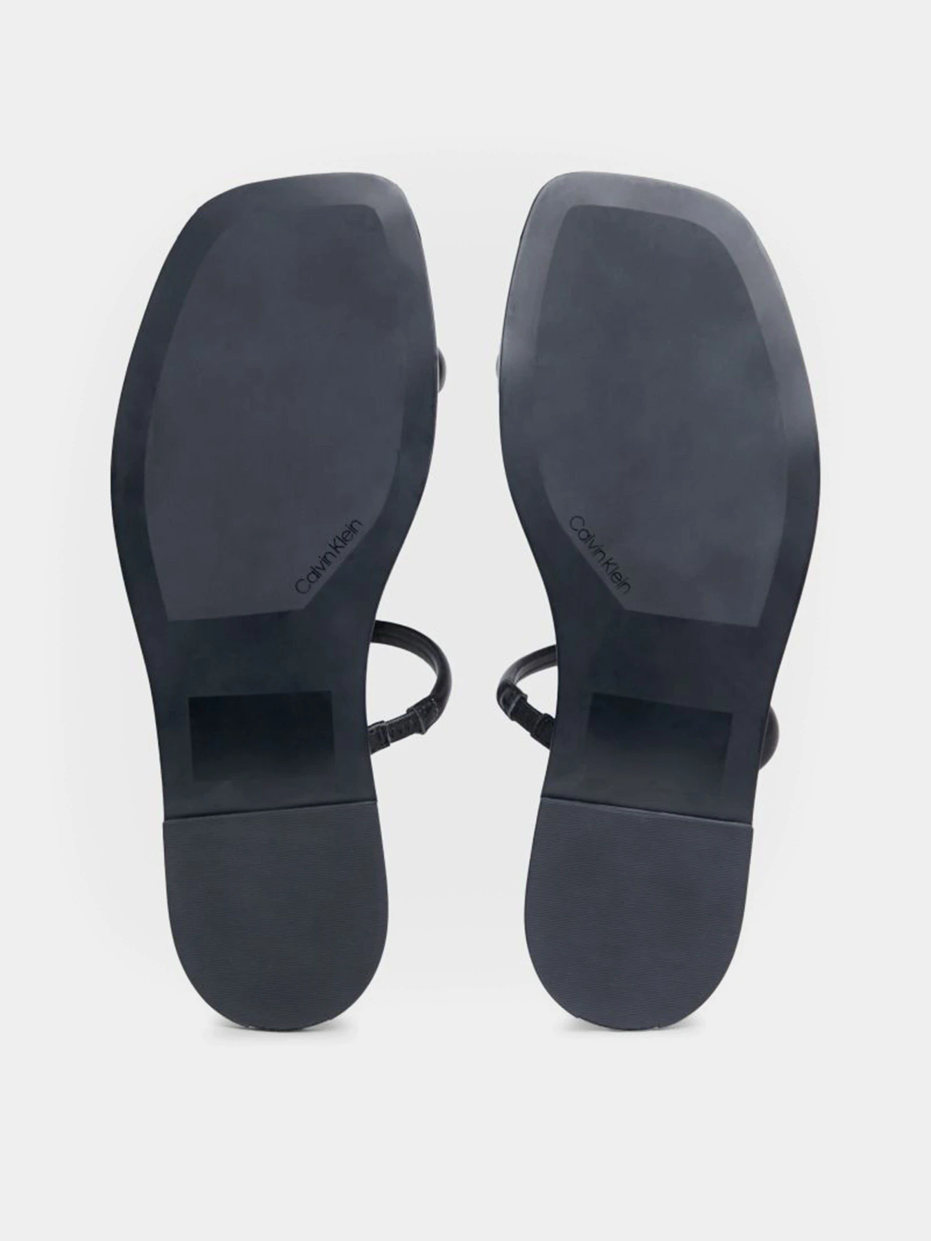 Шльопанці Calvin Klein Flat Slide Lth модель HW0HW02127-BEH Фото