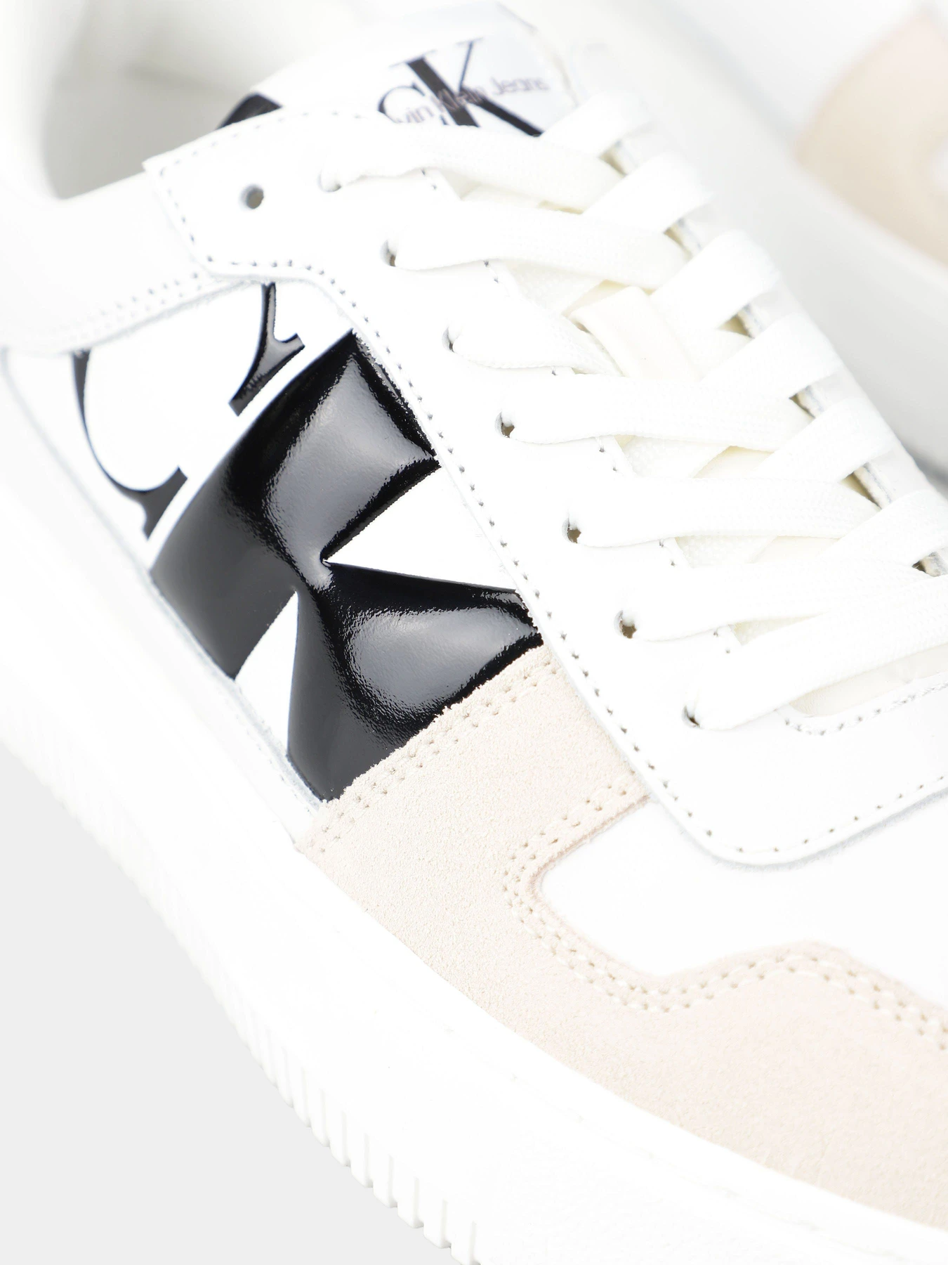 Кросівки Calvin Klein Chunky Cupsole Low Mix Nbs Dc модель YW0YW01415-0K8 Фото