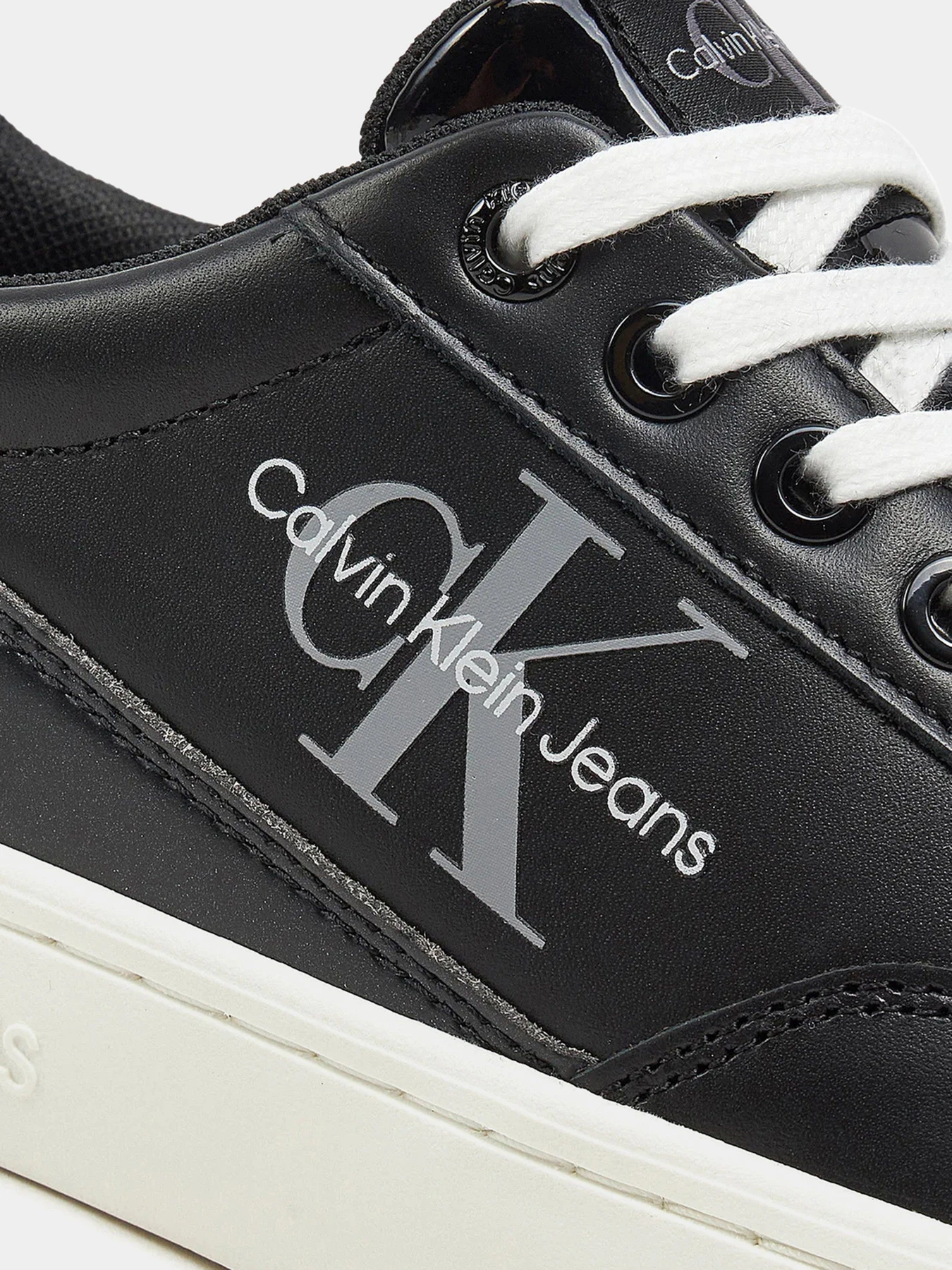 Кеди Calvin Klein Classic Cupsole Low Lace модель YW0YW01527-0GM Кеди Calvin Klein Classic Cupsole Low Lace модель YW0YW01527-0GM Фото